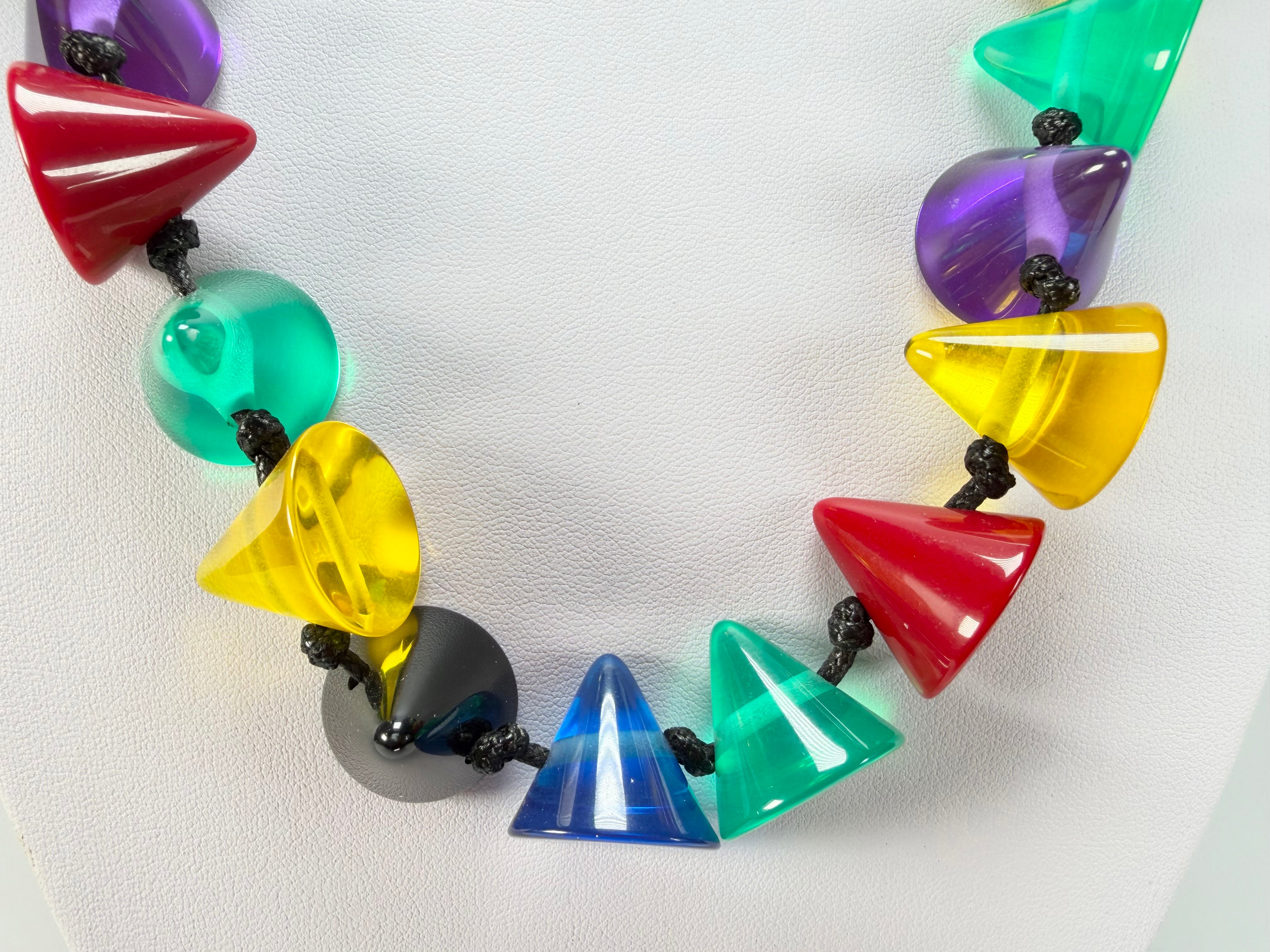 Sobral - Mix 2023 "Cones MD" Resin Necklace ( 005368 )