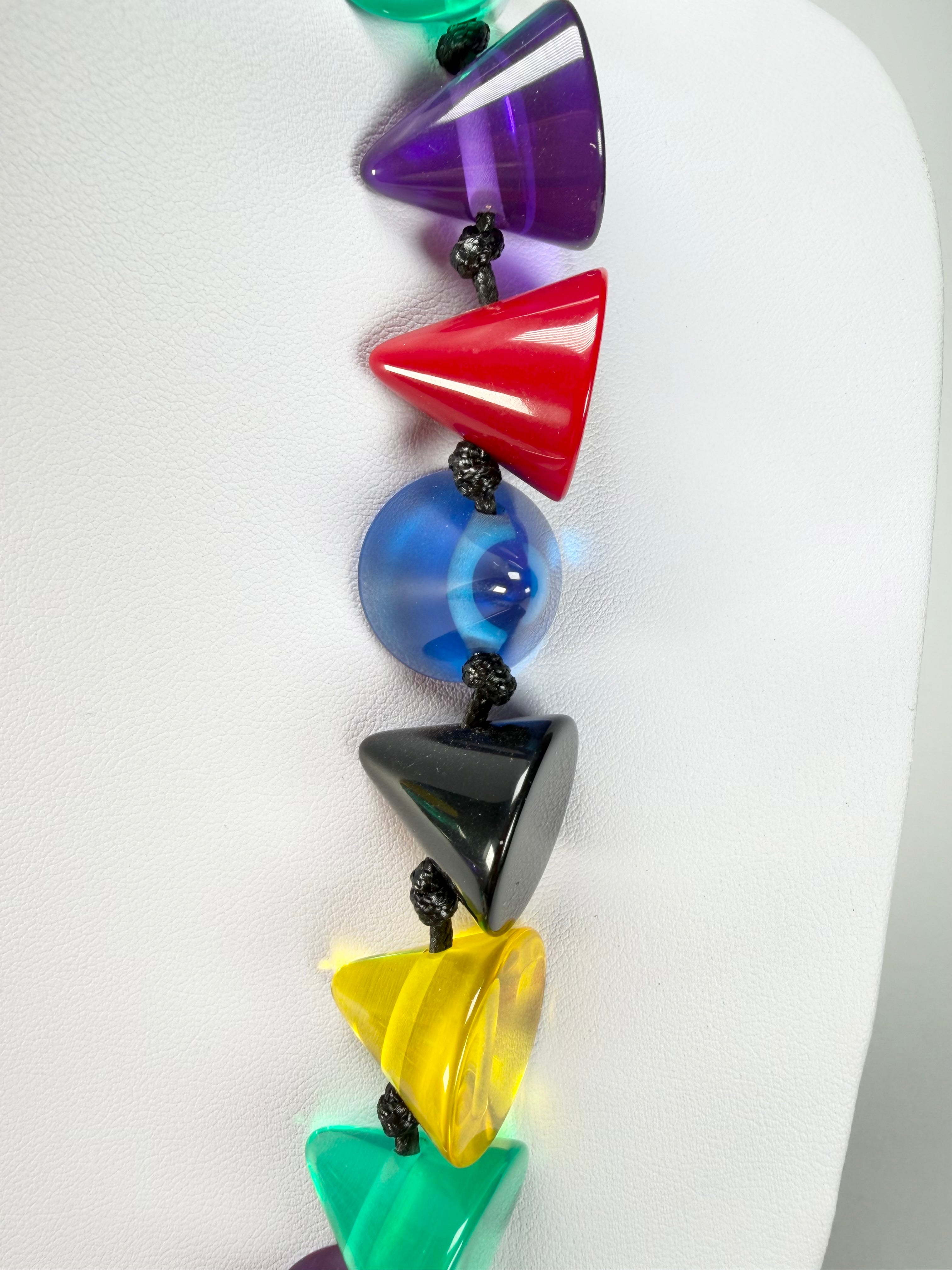 Sobral - Mix 2023 "Cones MD" Resin Necklace ( 005368 )