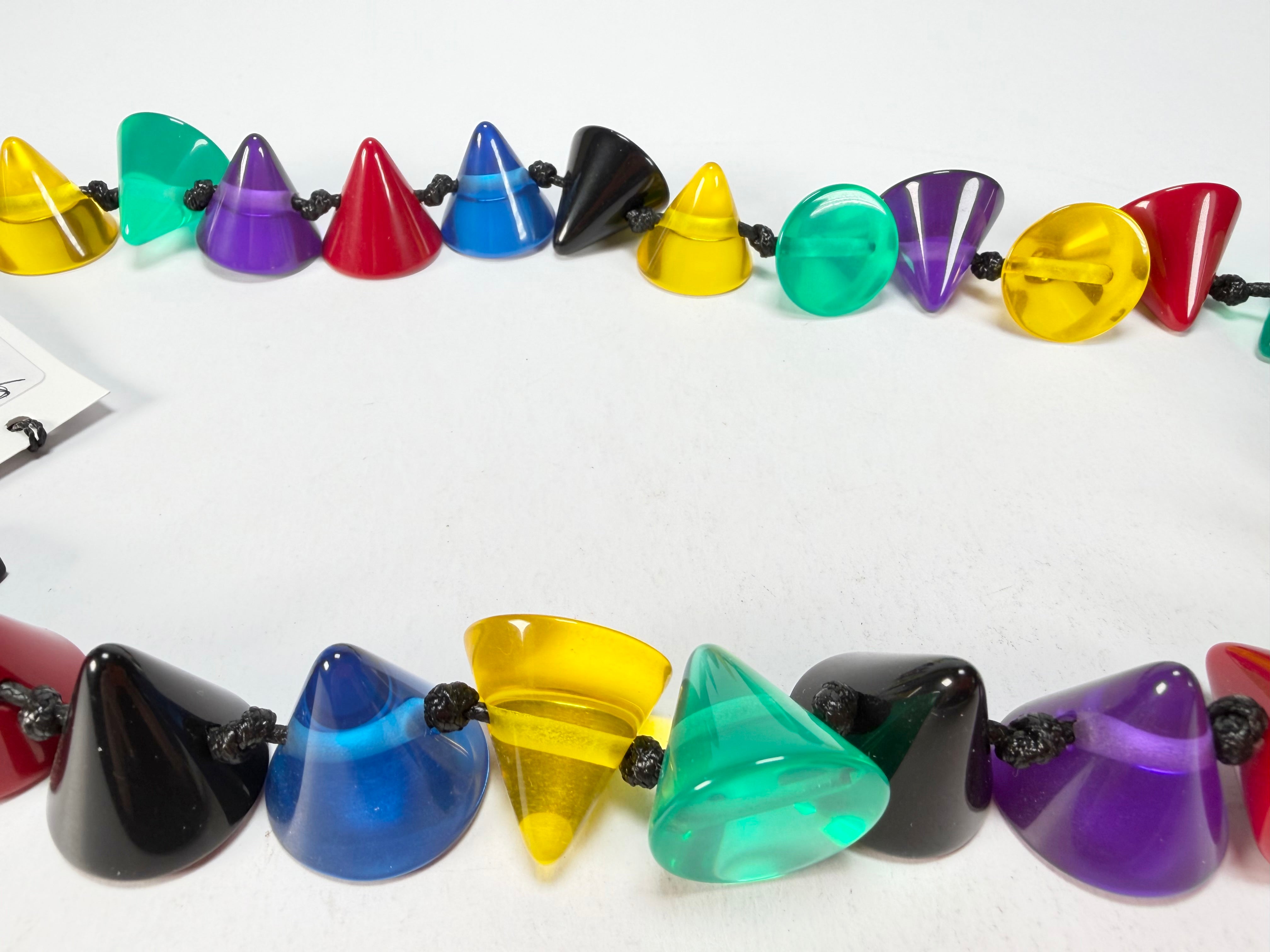 Sobral - Mix 2023 "Cones MD" Resin Necklace ( 005368 )
