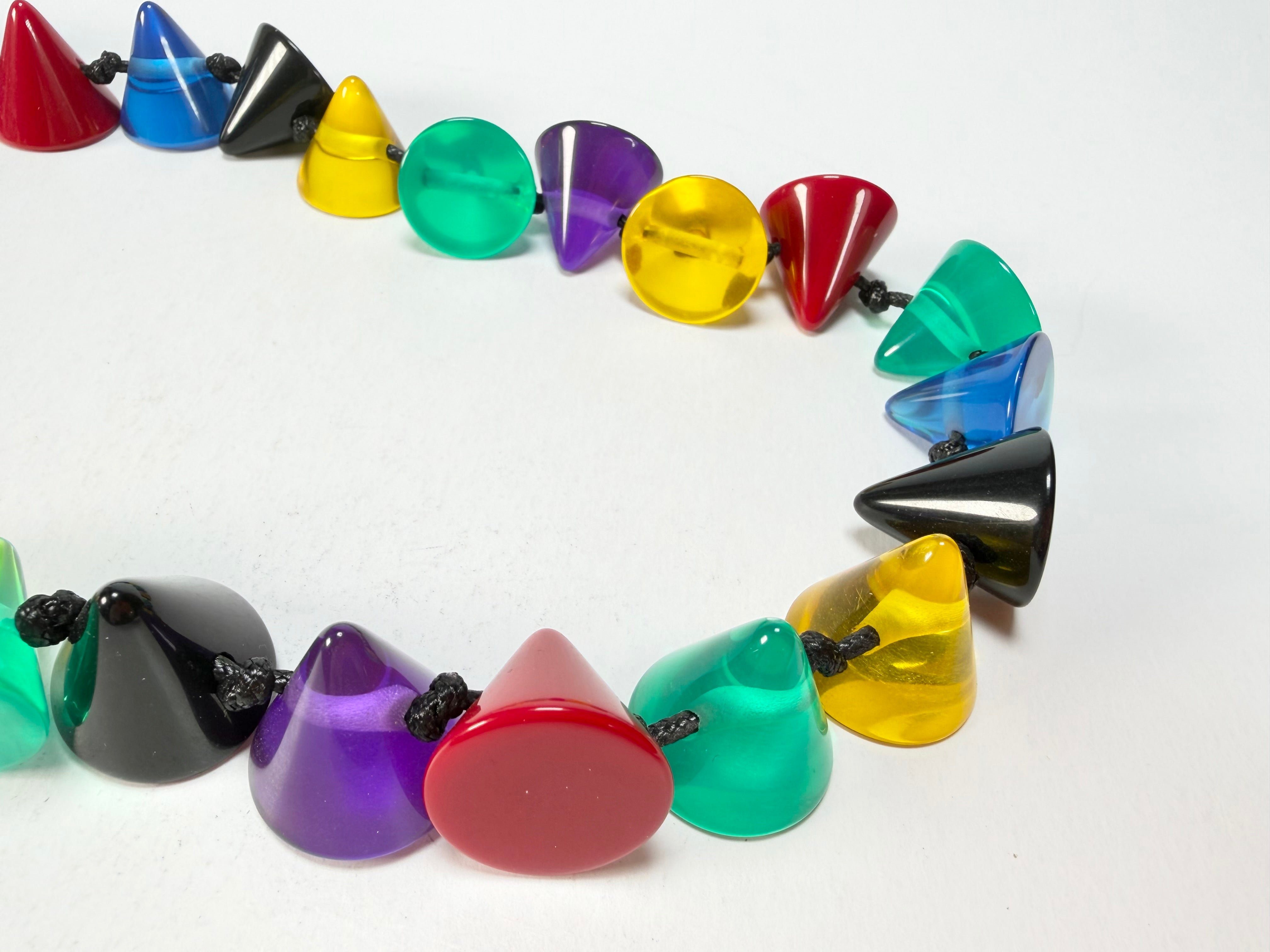 Sobral - Mix 2023 "Cones MD" Resin Necklace ( 005368 )