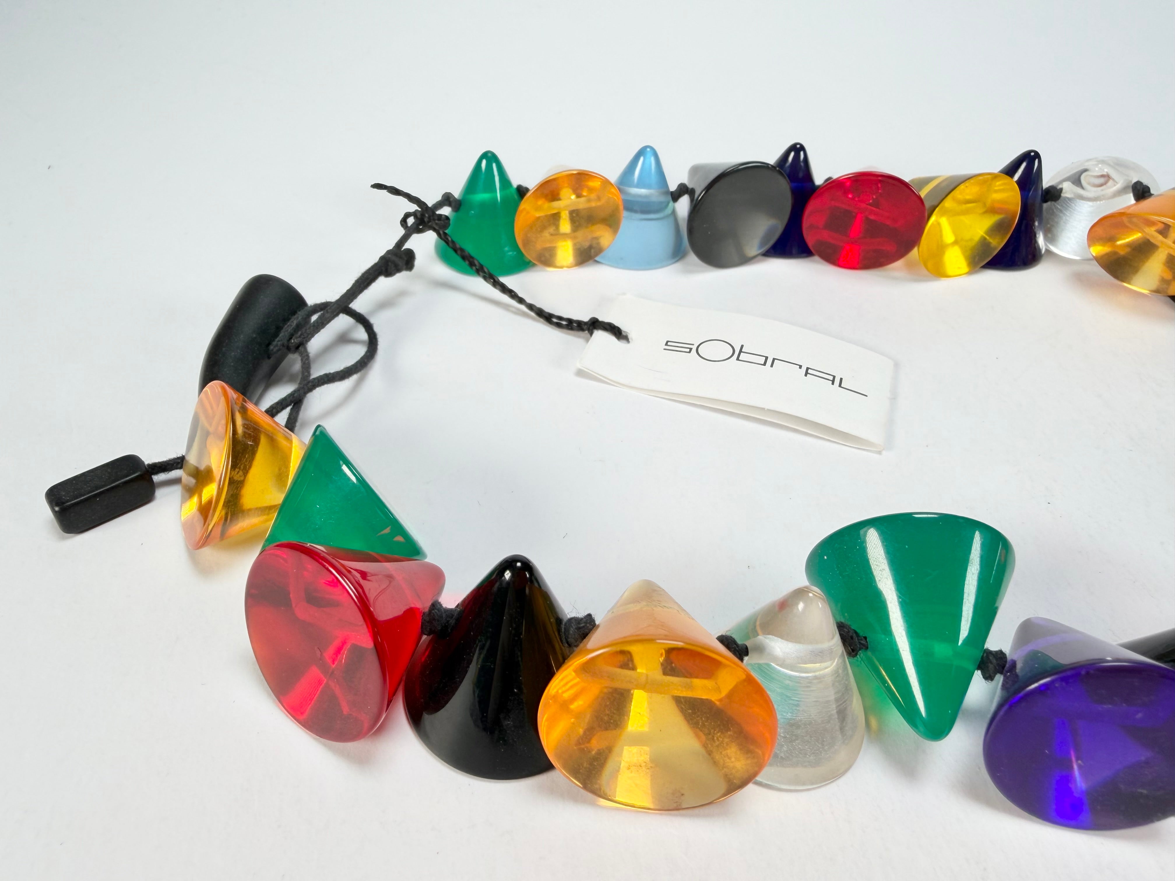 Sobral - Mix 2023 "Cones MD" Resin Necklace ( 005368 )