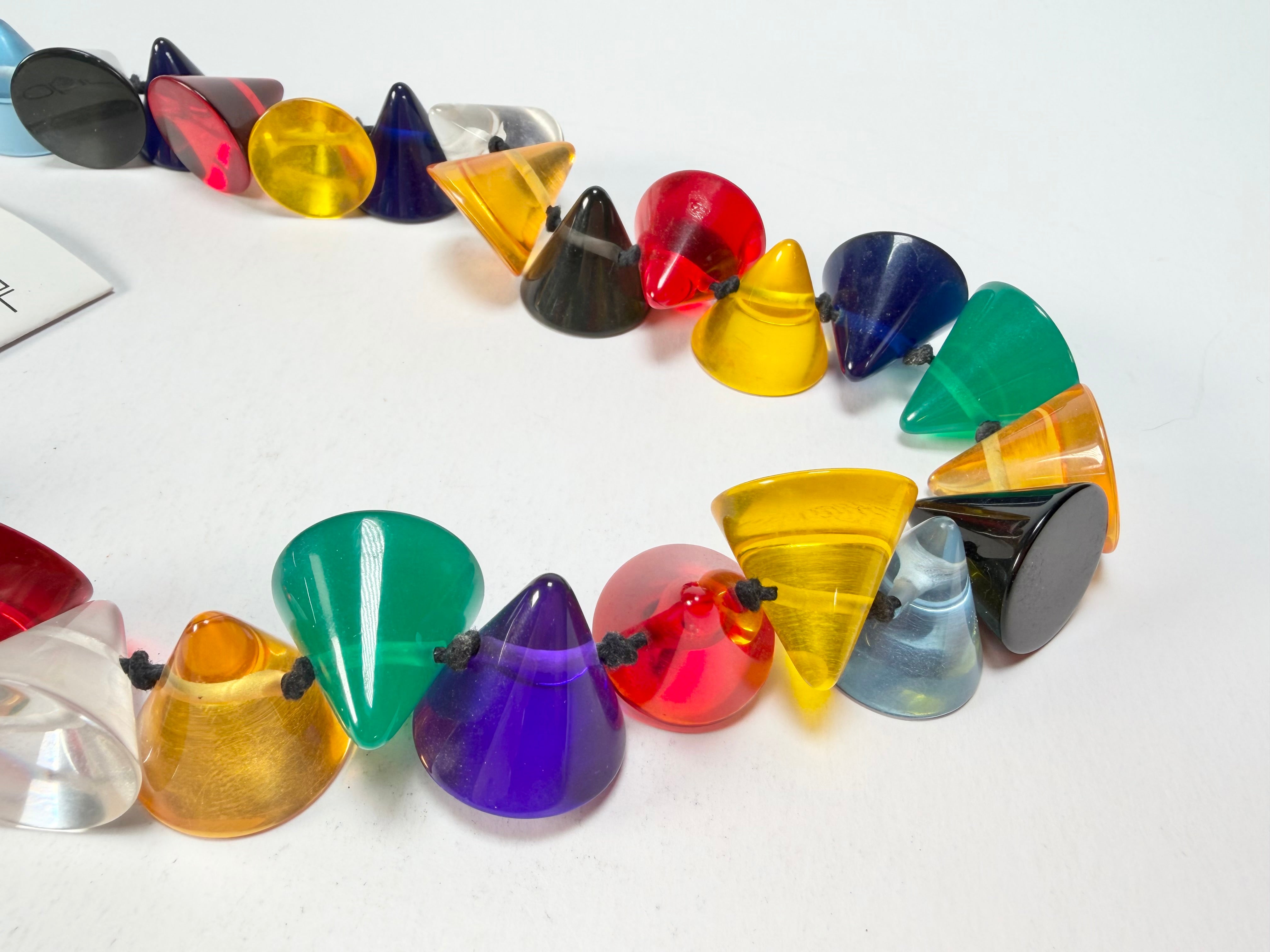 Sobral - Mix 2023 "Cones MD" Resin Necklace ( 005368 )