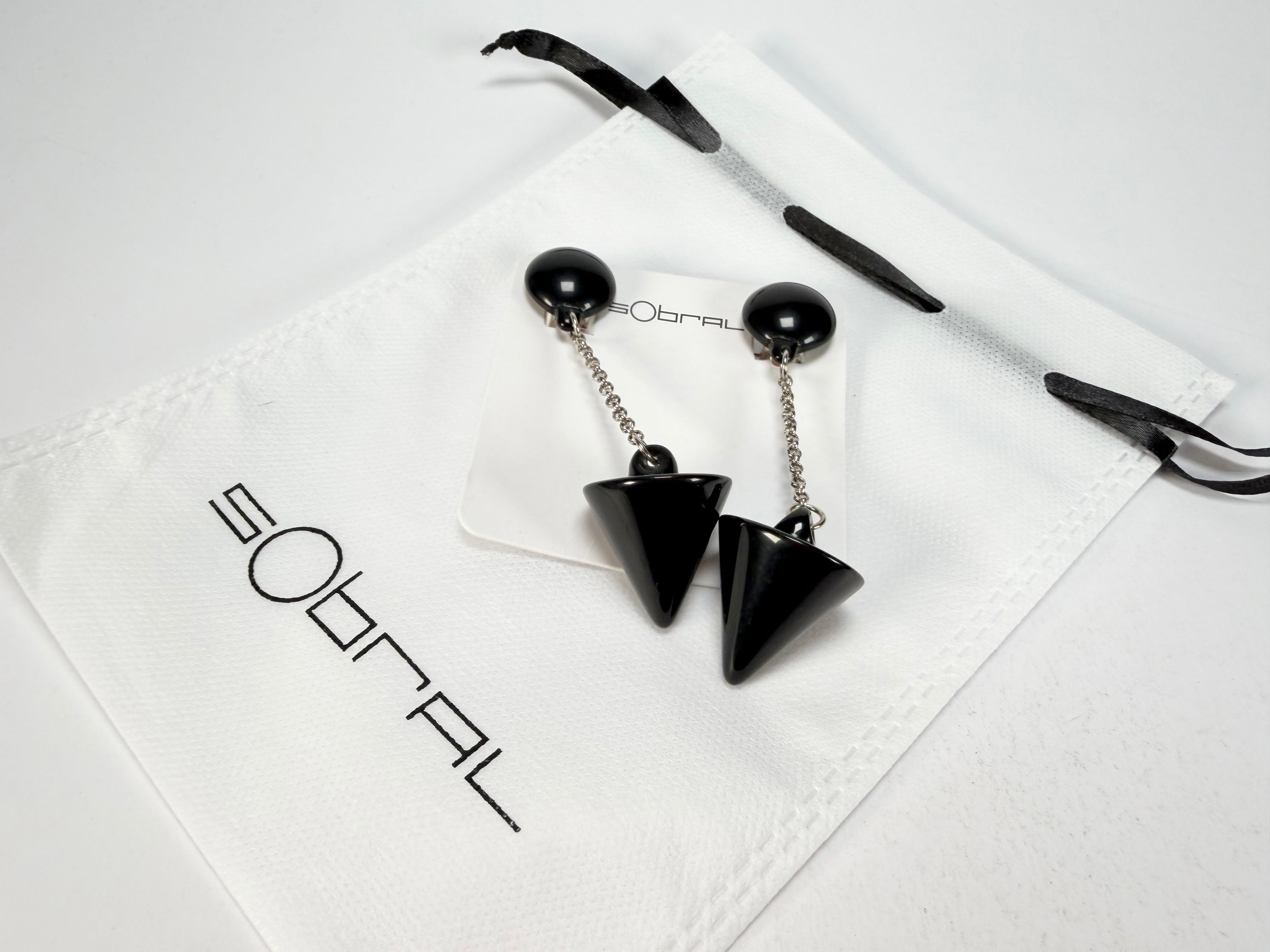 Sobral - Mix 2023 "MD KL" Black Cones Resin Clip On Earrings ( 002886 )