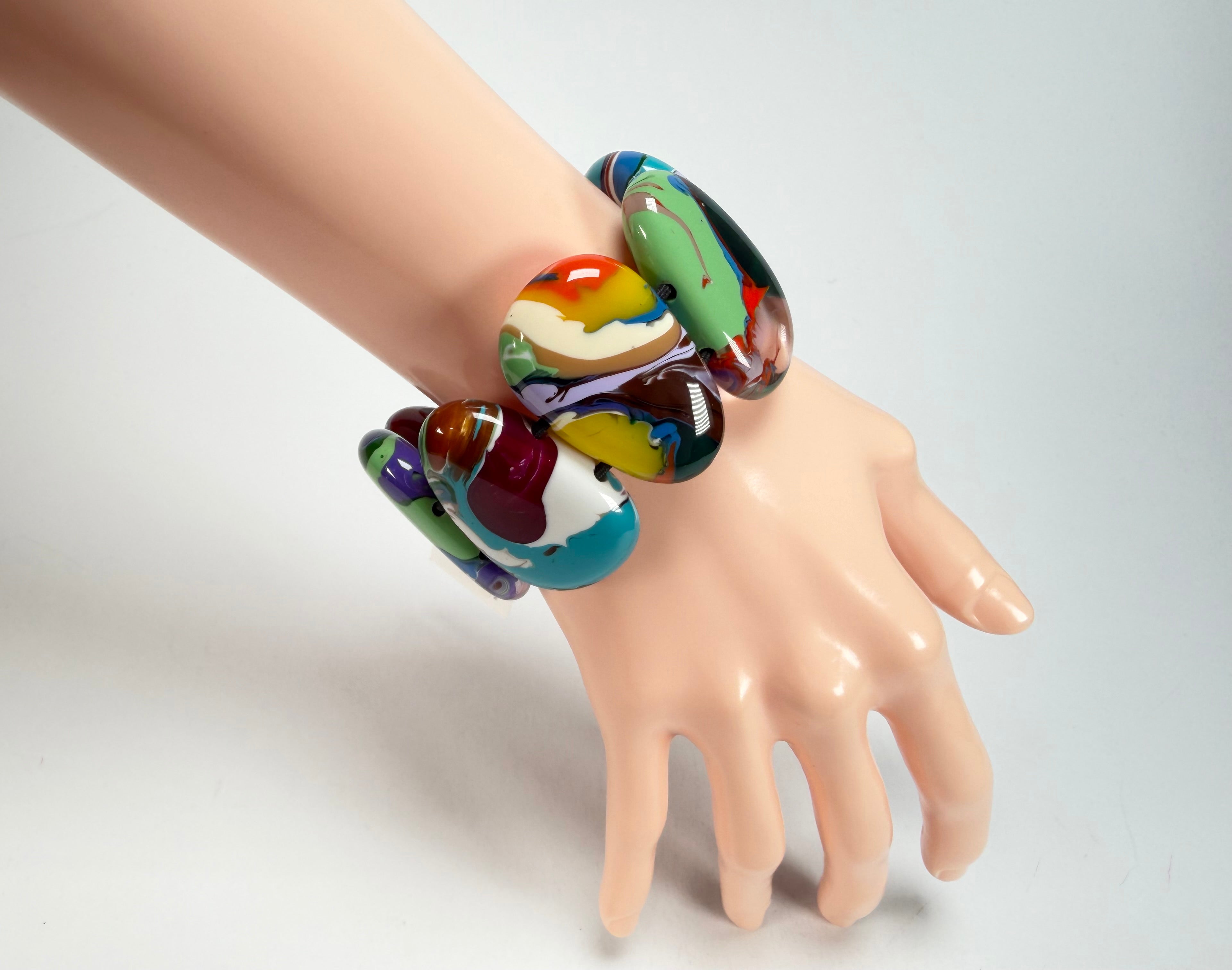 Sobral - Multi-Colour "Folha" Pollock Elasticated Resin Bracelet ( 005519 )