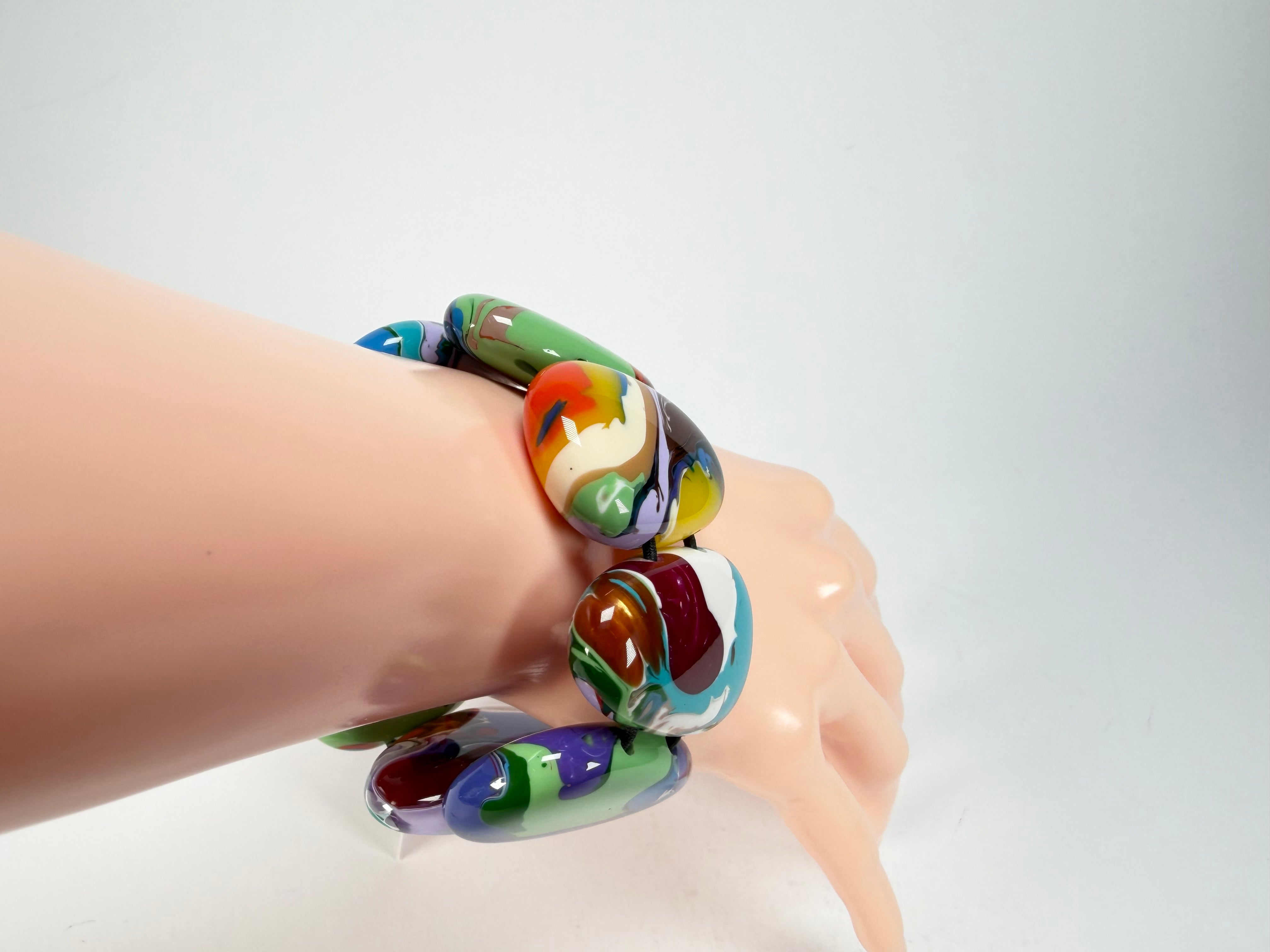 Sobral - Multi-Colour "Folha" Pollock Elasticated Resin Bracelet ( 005519 )