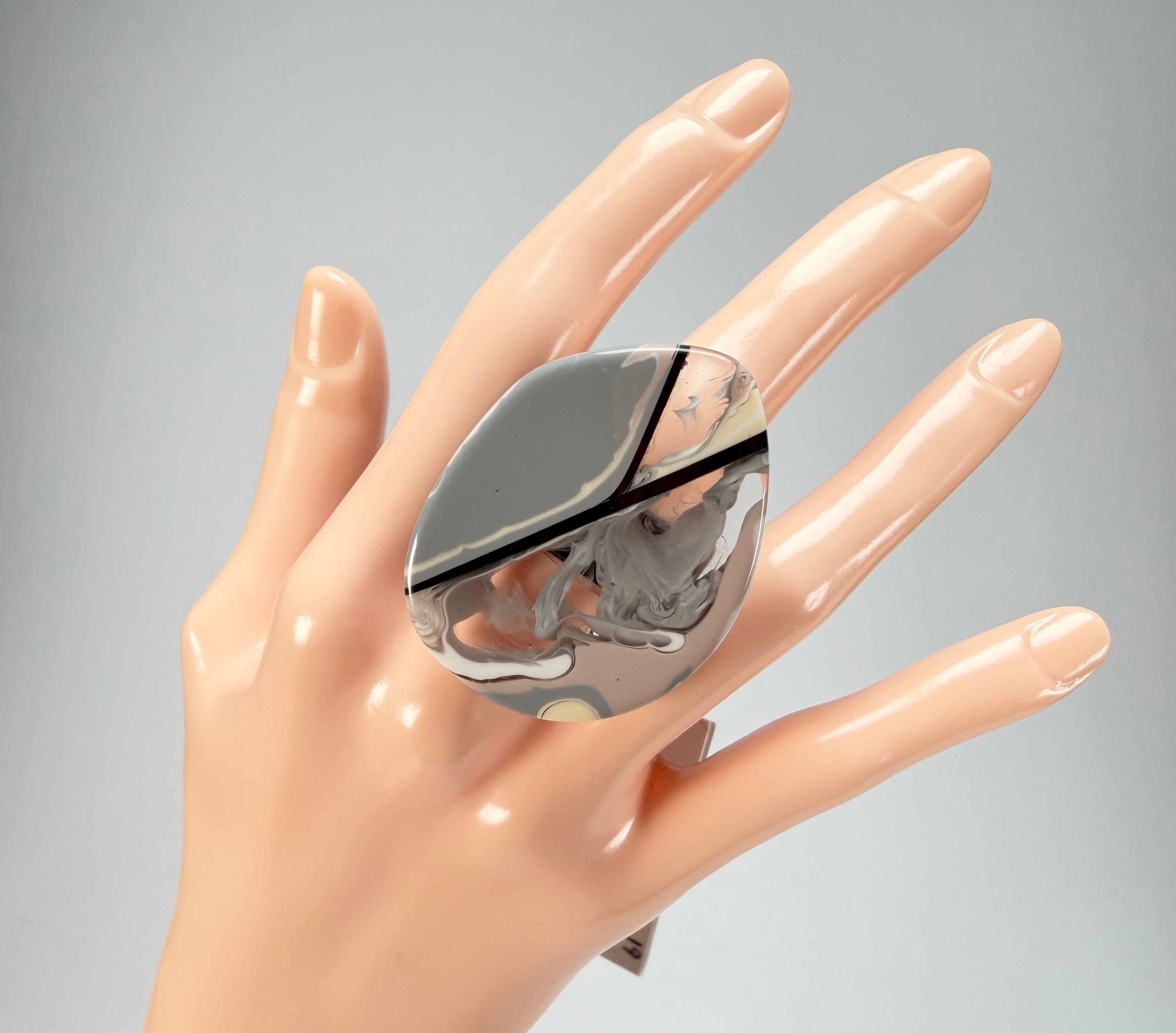 Sobral - Lágrima D'or "Namibia" Resin Ring ( 005113 ) - Size UK T / US 9