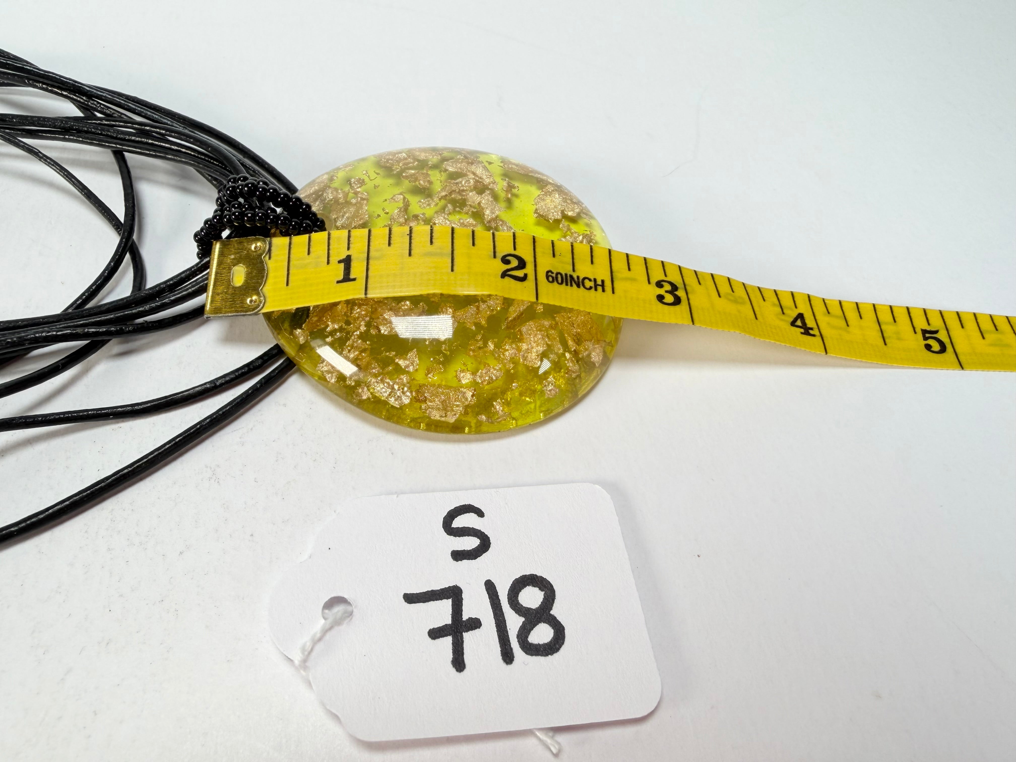 Sobral - Metalique "Venus" Yellow Gold Resin Necklace ( 004271 )