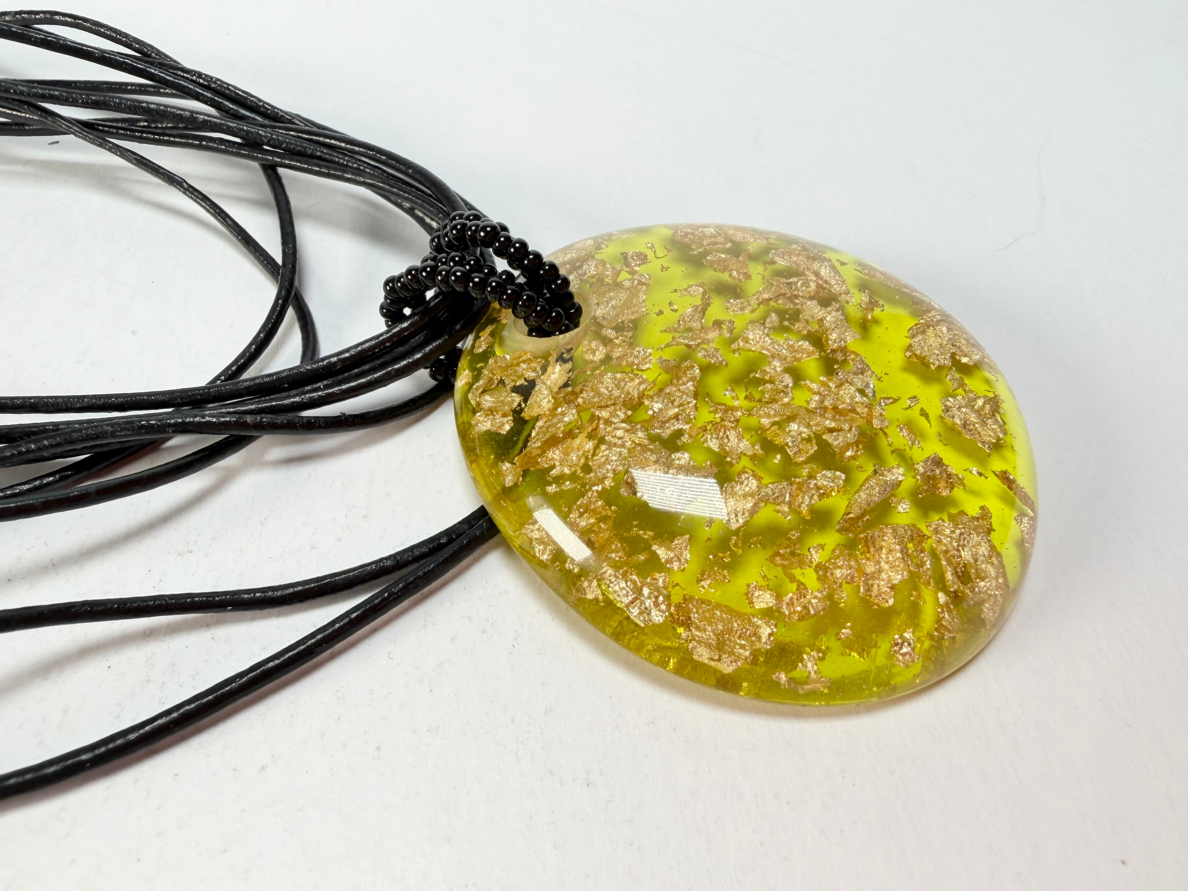 Sobral - Metalique "Venus" Yellow Gold Resin Necklace ( 004271 )