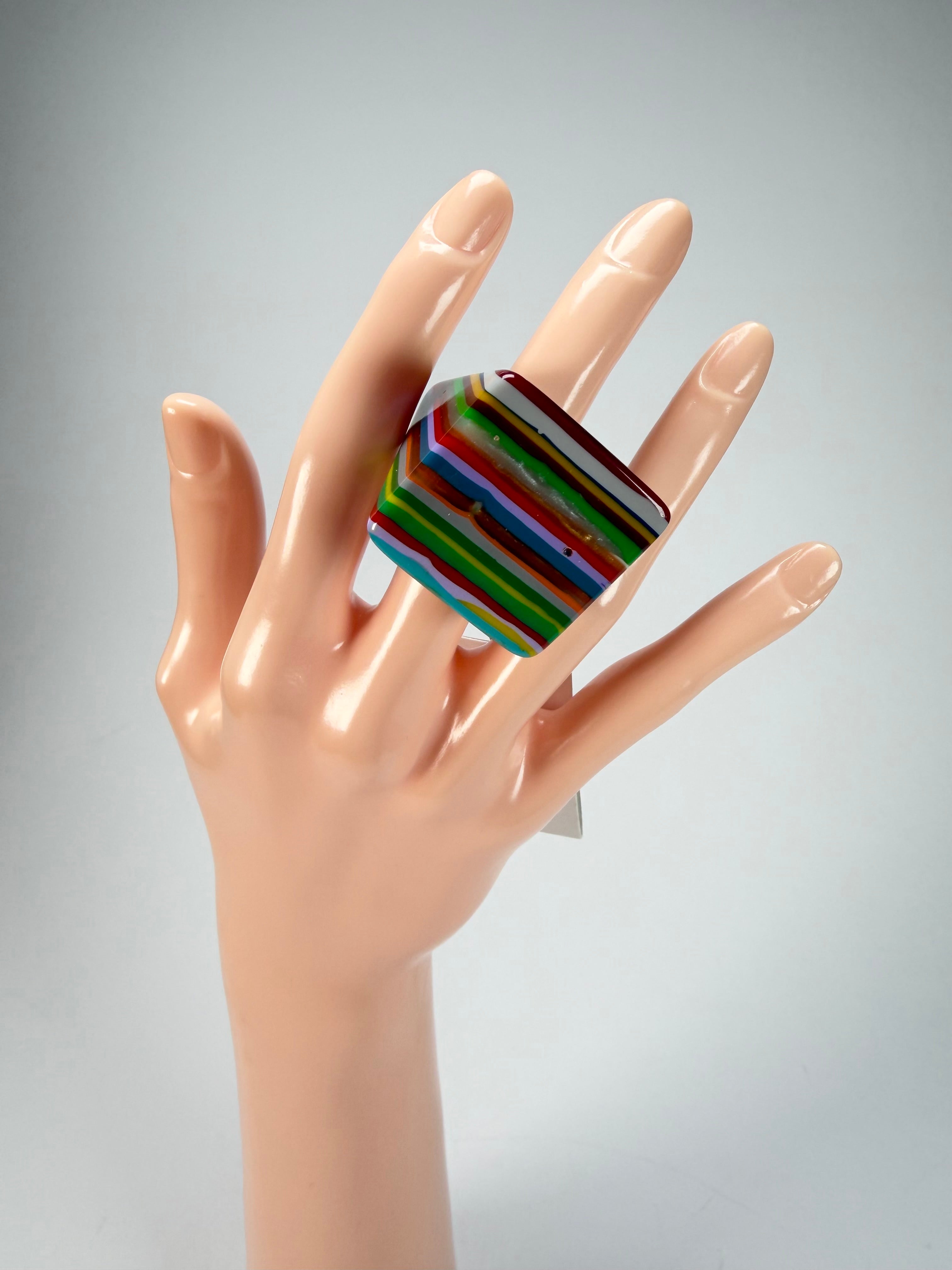 Sobral - Pop Art "Carre" Resin Ring ( 001828 ) - Size UK R / US 9