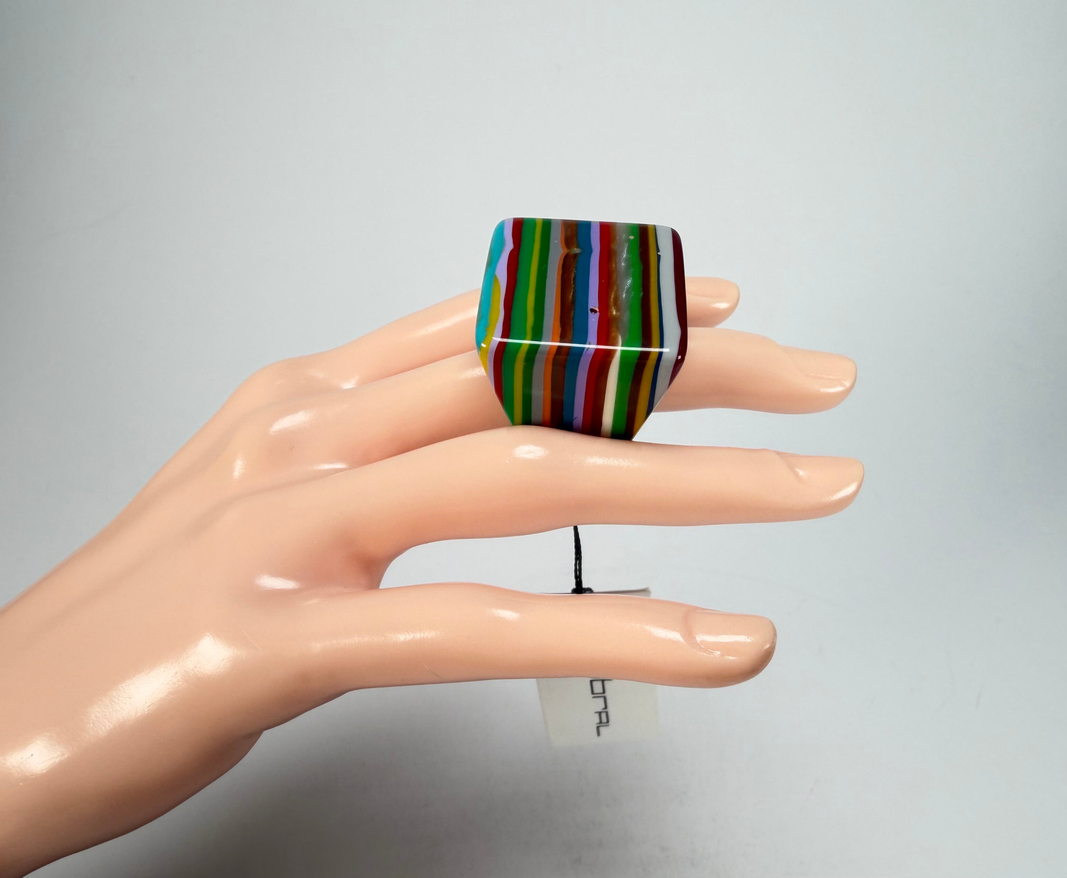 Sobral - Pop Art "Carre" Resin Ring ( 001828 ) - Size UK R / US 9