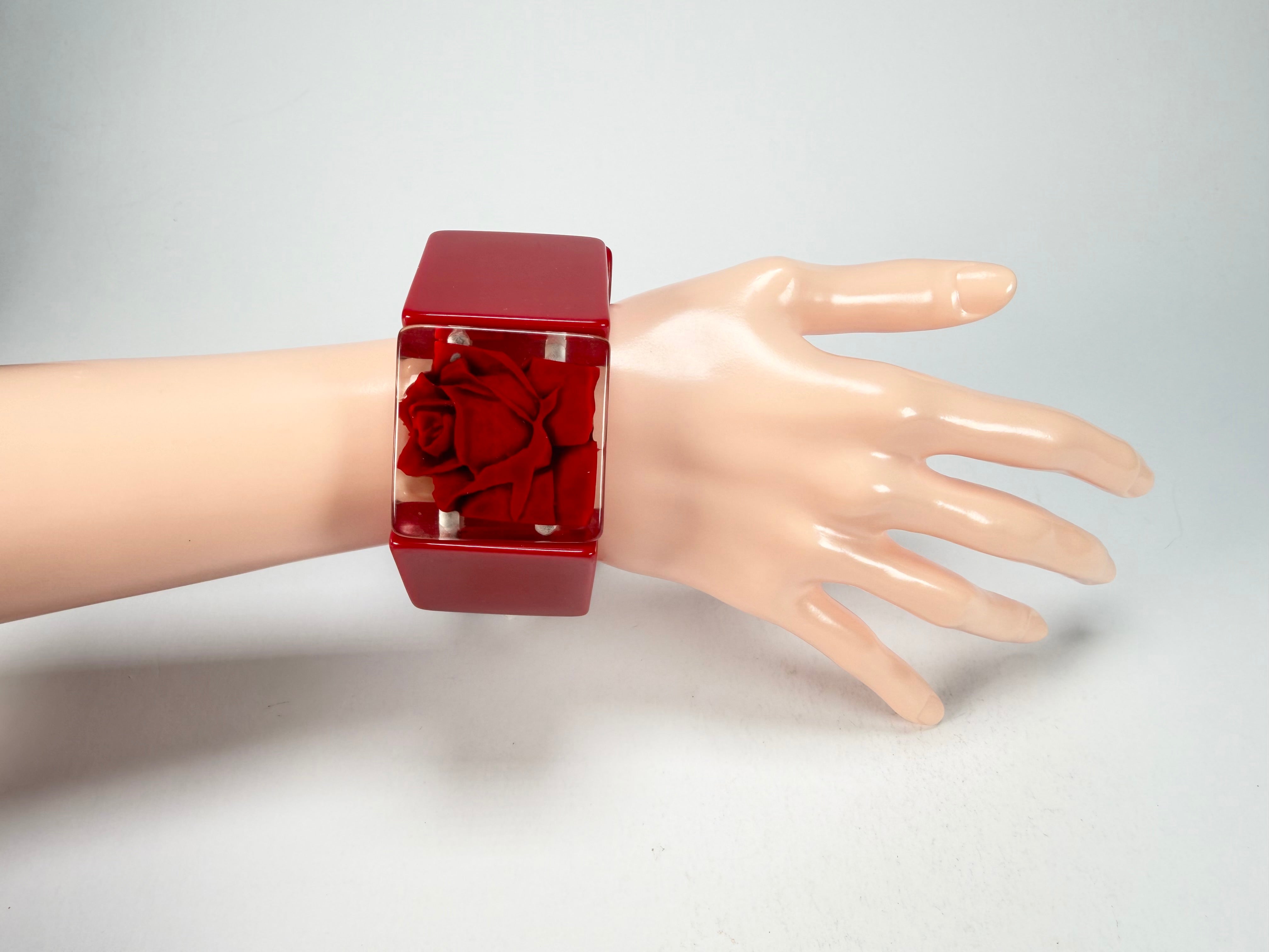 Sobral - Roses "Negra" Elasticated Resin Bracelet ( 004397 )