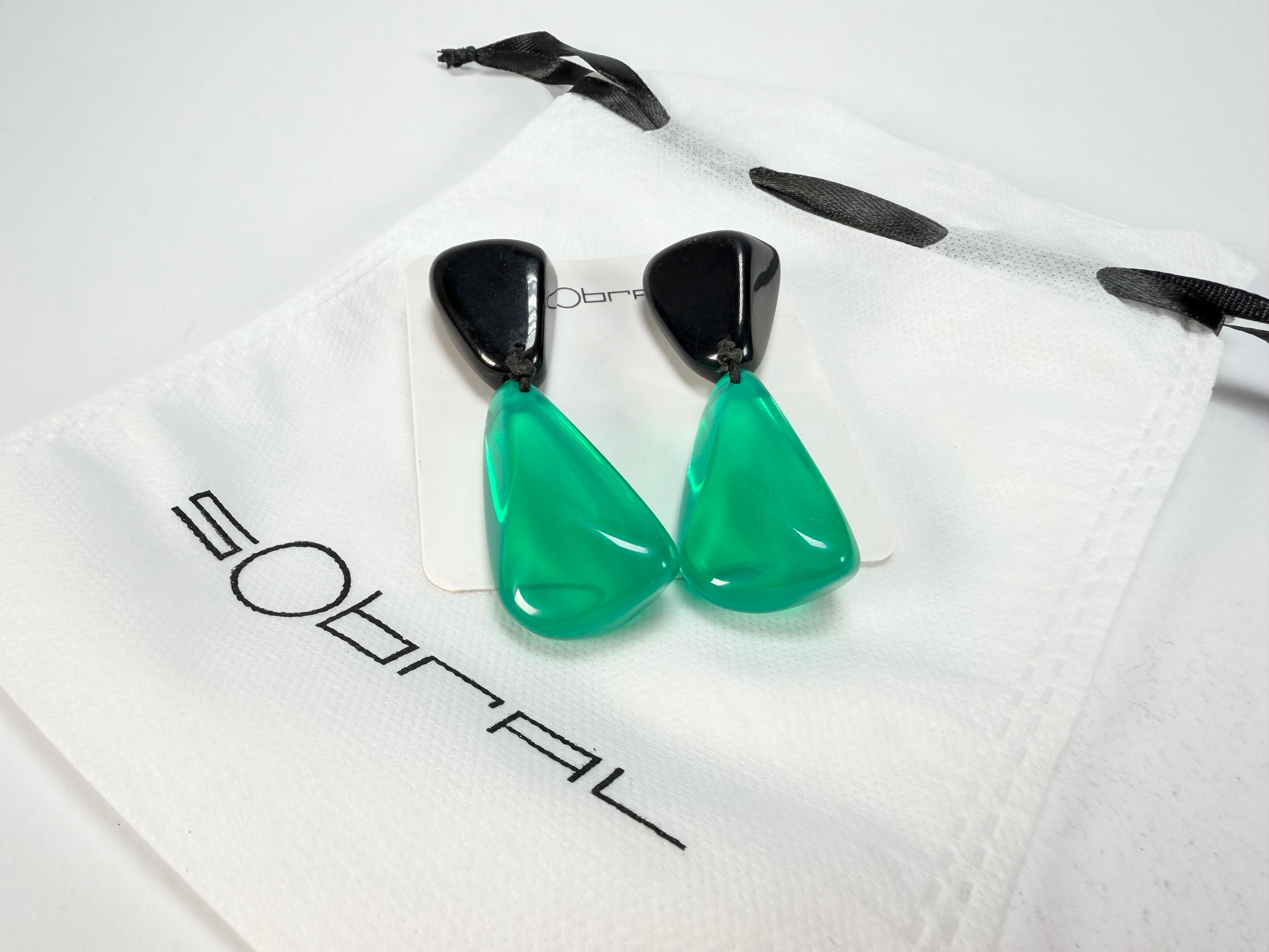 Sobral - Mix 2023 "Cusco" Black & Green Cristal Resin Earrings ( 005410 )