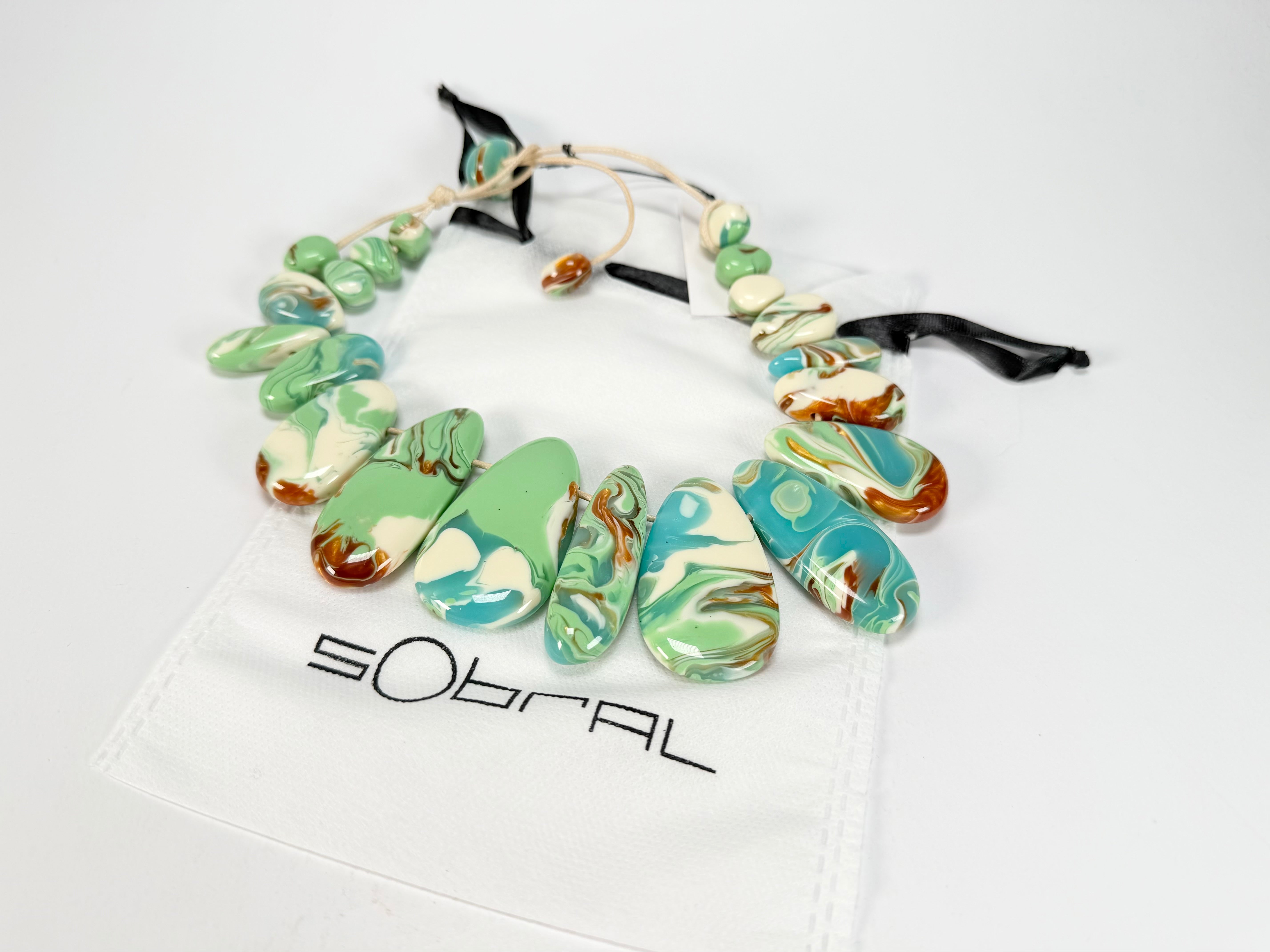 Sobral - Eteria "Marou" Resin Necklace ( 005422 )