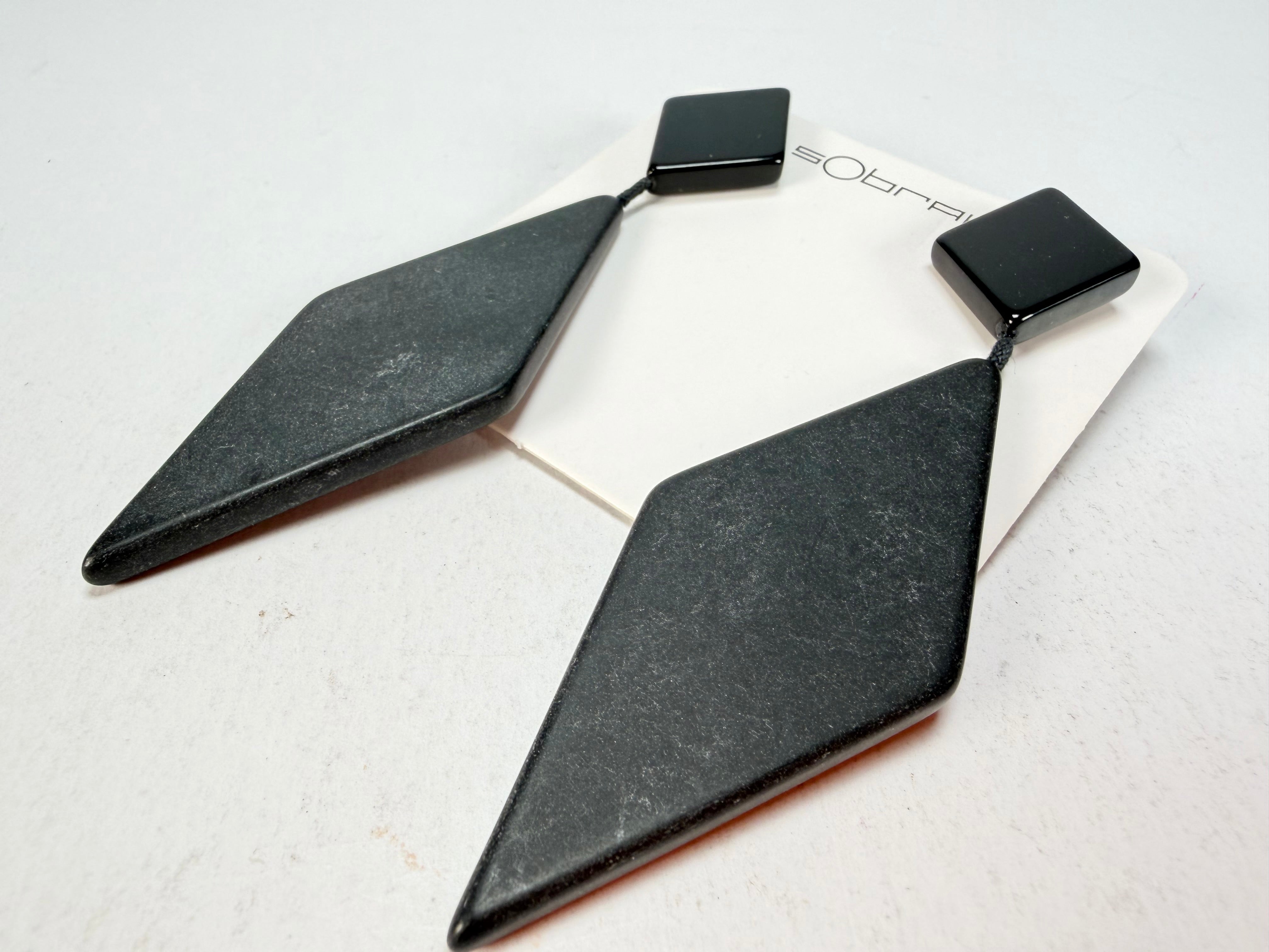 Sobral - Preto "Nial" Black Matt Resin Earrings ( 004203 )