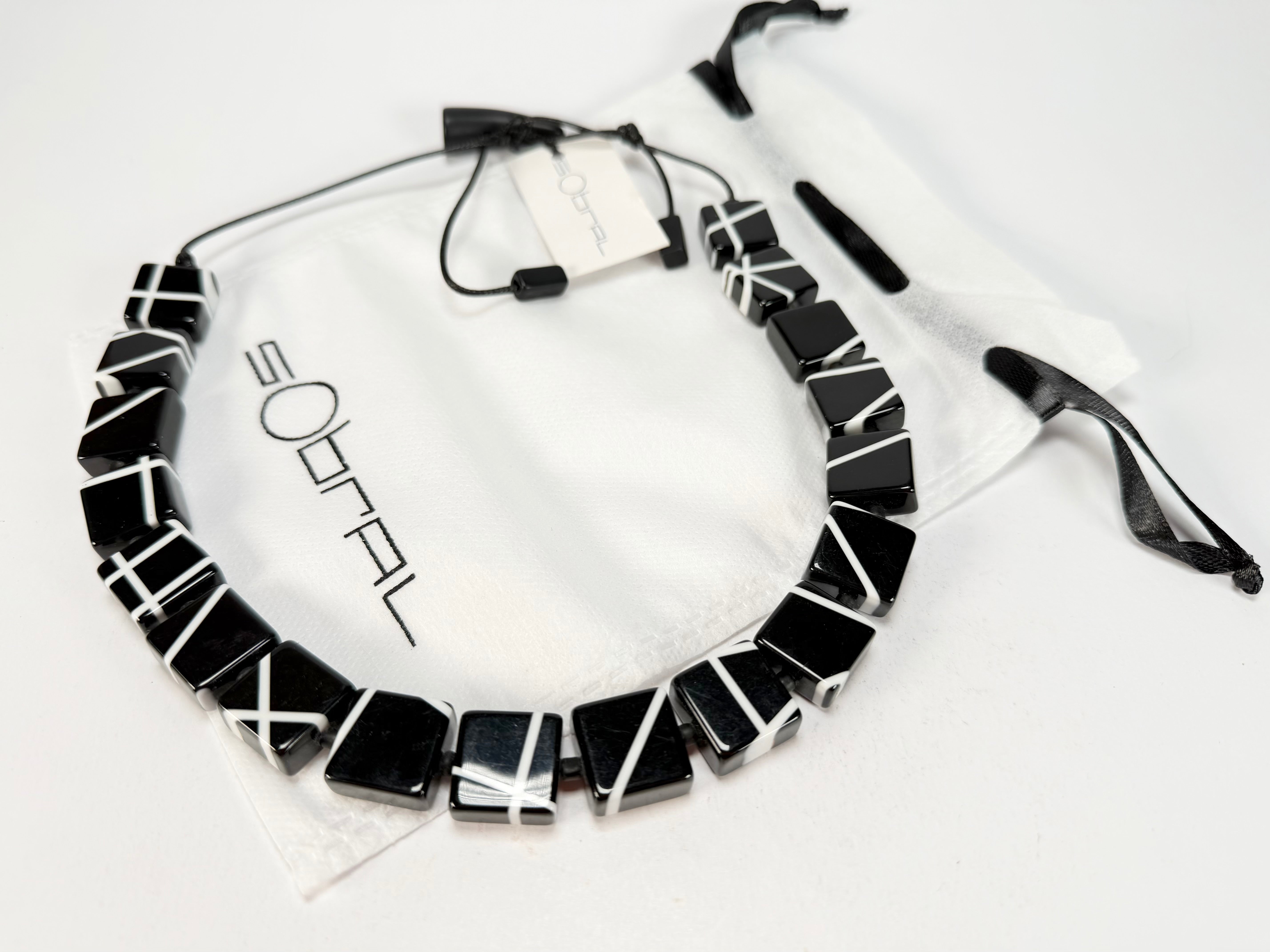 Sobral - Street "Catedral" Black Resin Necklace ( 004311 )