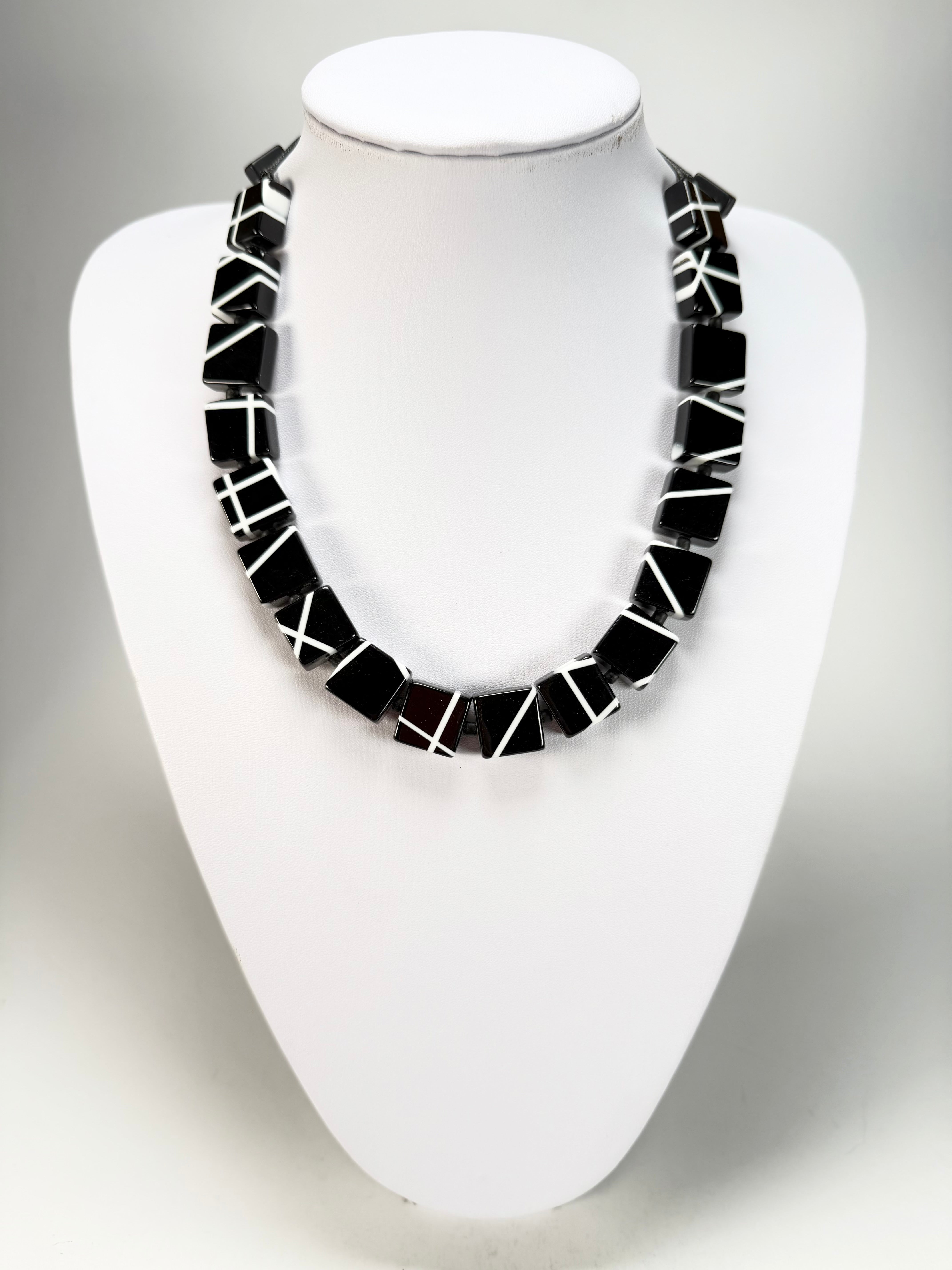 Sobral - Street "Catedral" Black Resin Necklace ( 004311 )