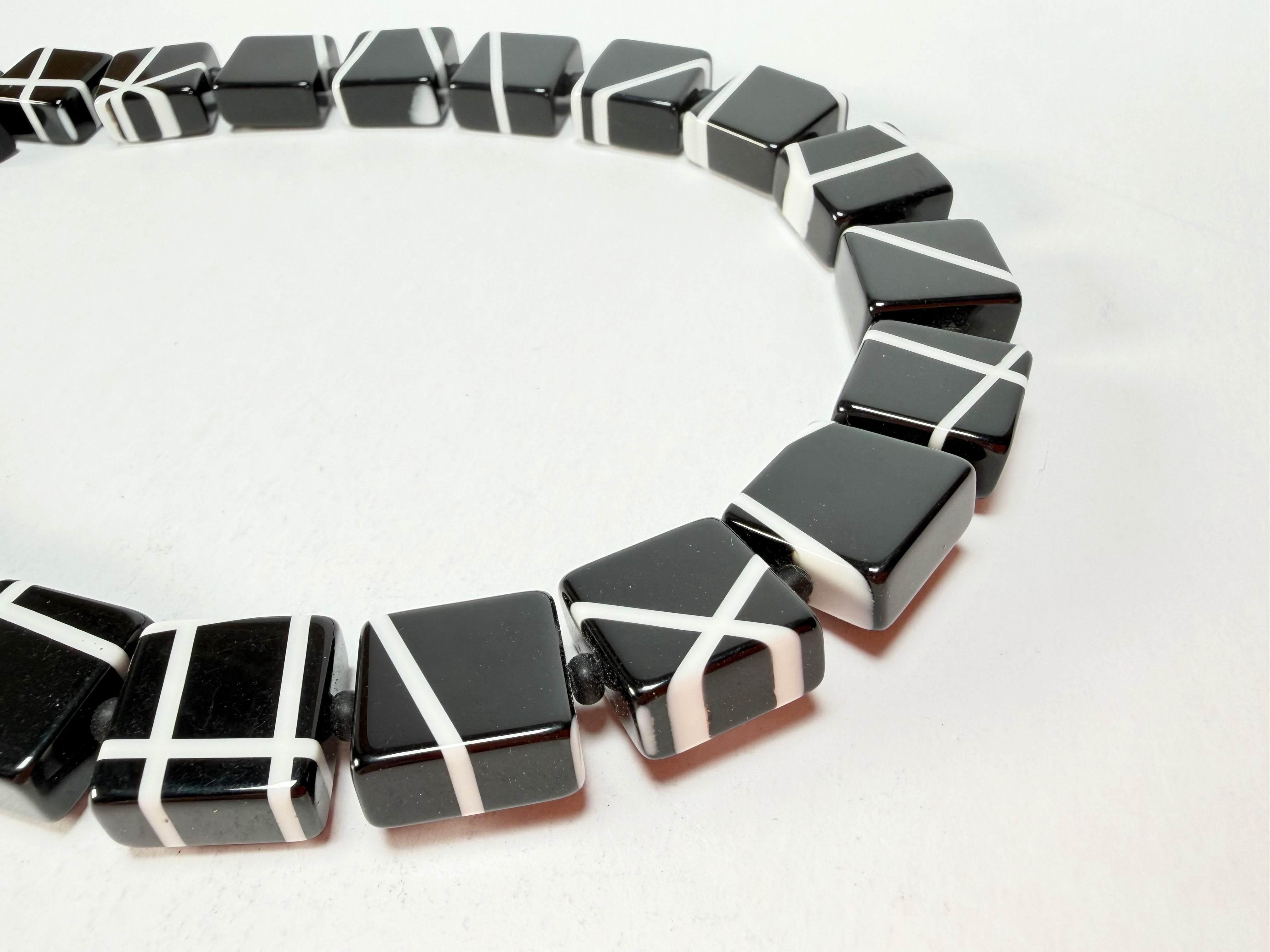 Sobral - Street "Catedral" Black Resin Necklace ( 004311 )