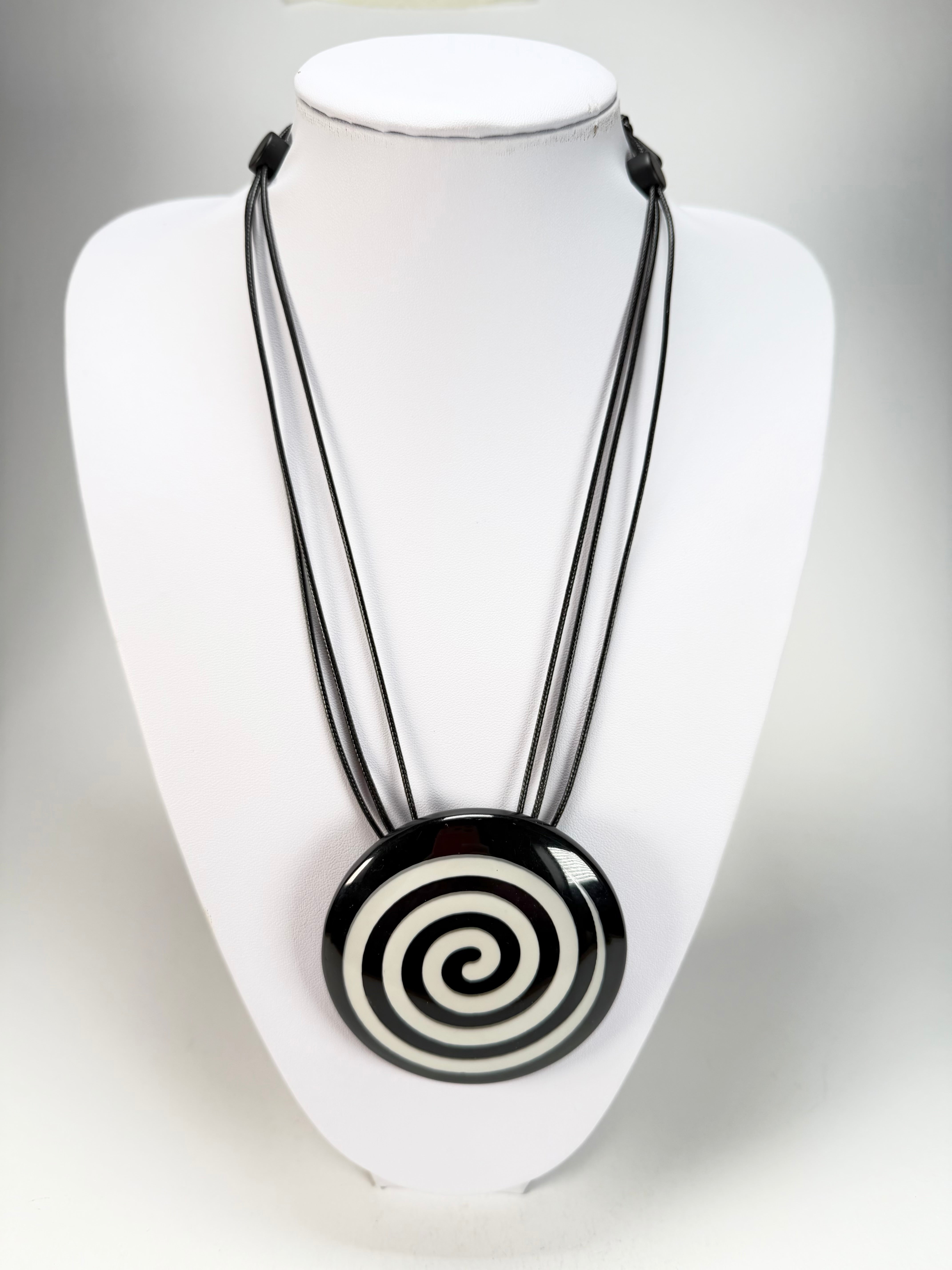 Sobral - Atelie "Sobralhausen" Studio Creation Resin Necklace ( 000000 )
