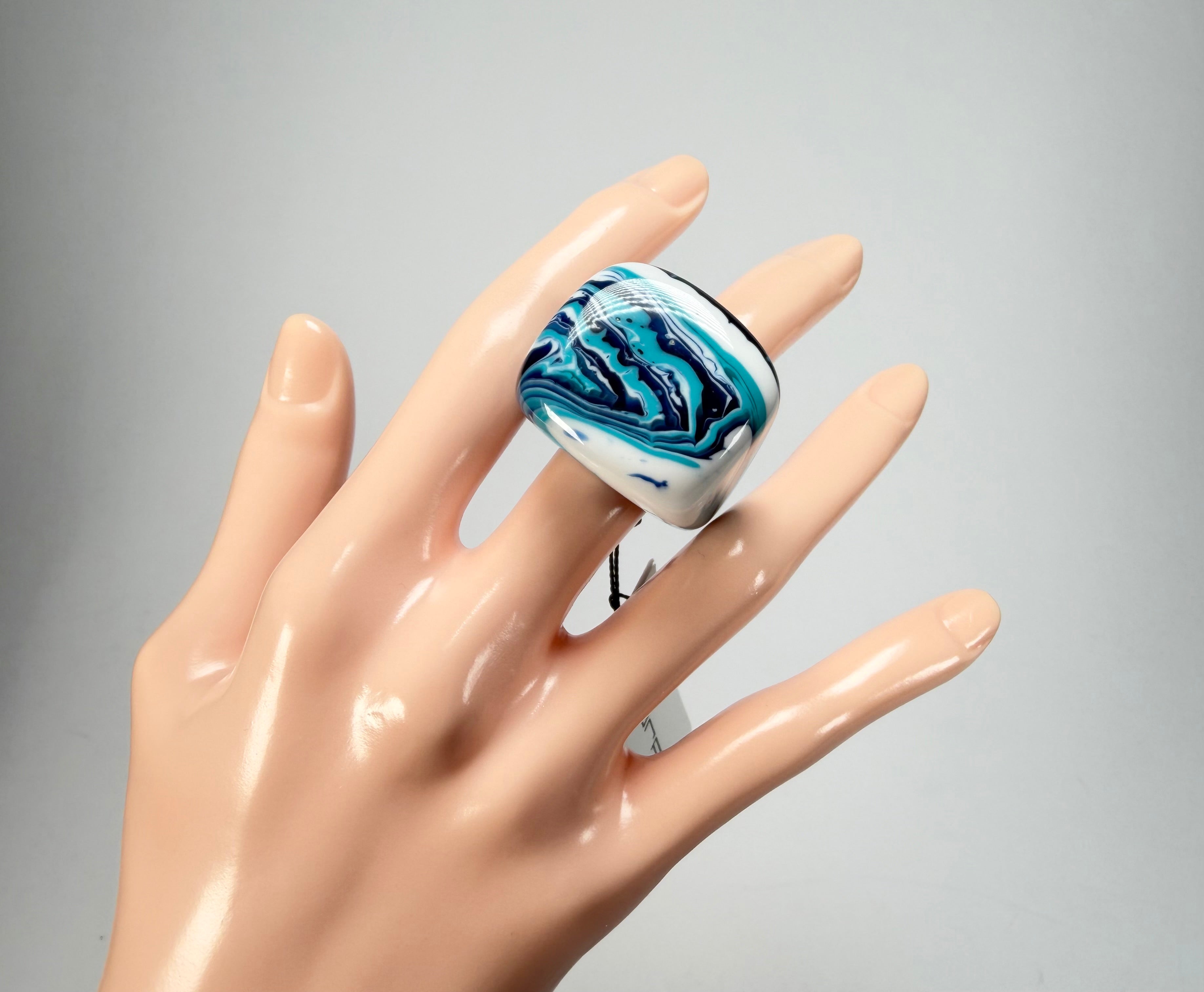 Sobral - Onda Azul "Wave" Blue Resin Ring ( 005325 ) - Size UK N / US 6.5