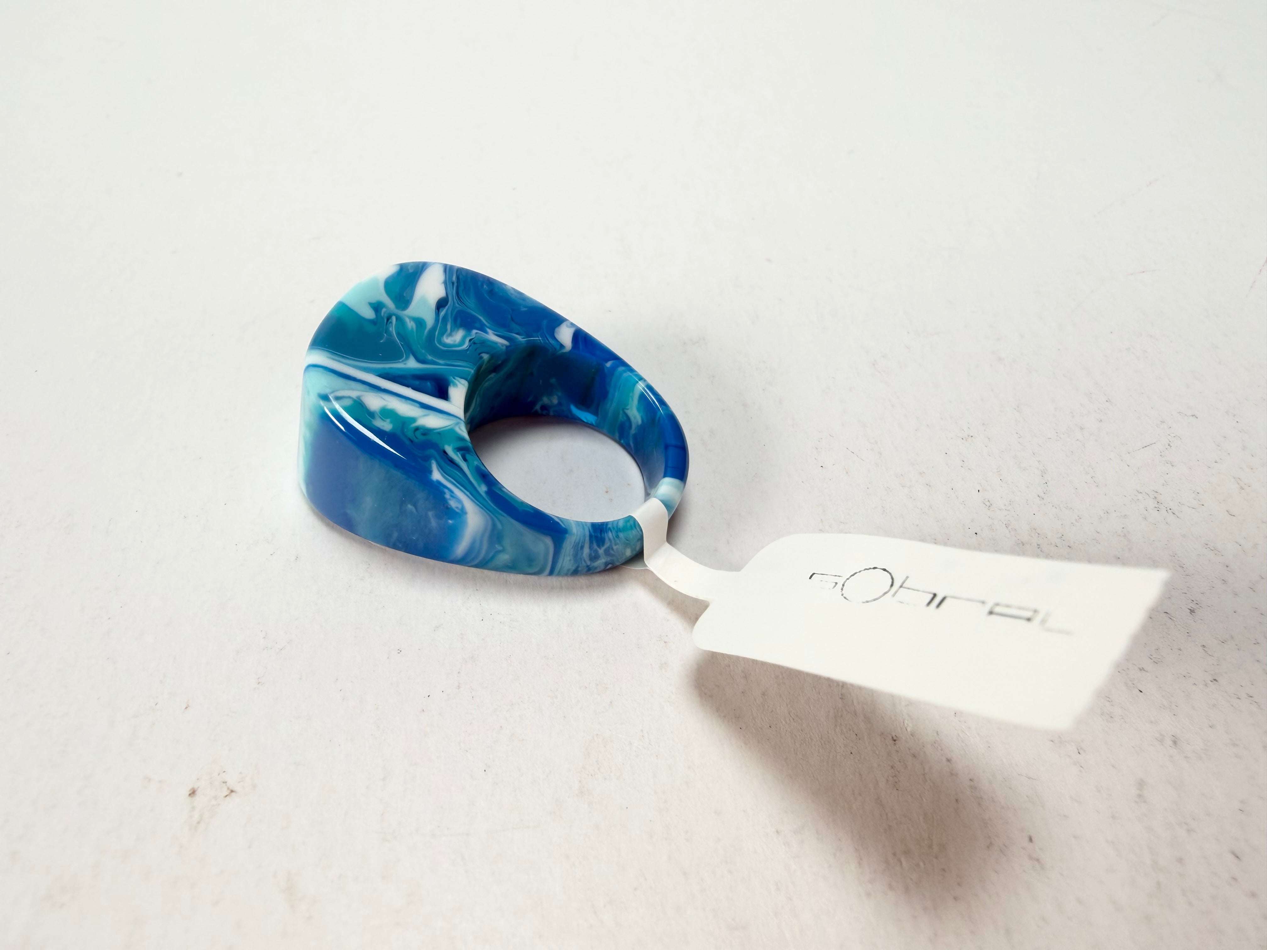 Sobral - Onda Azul "Pat" Blue Resin Ring ( 004857 ) - Size UK O / US 7