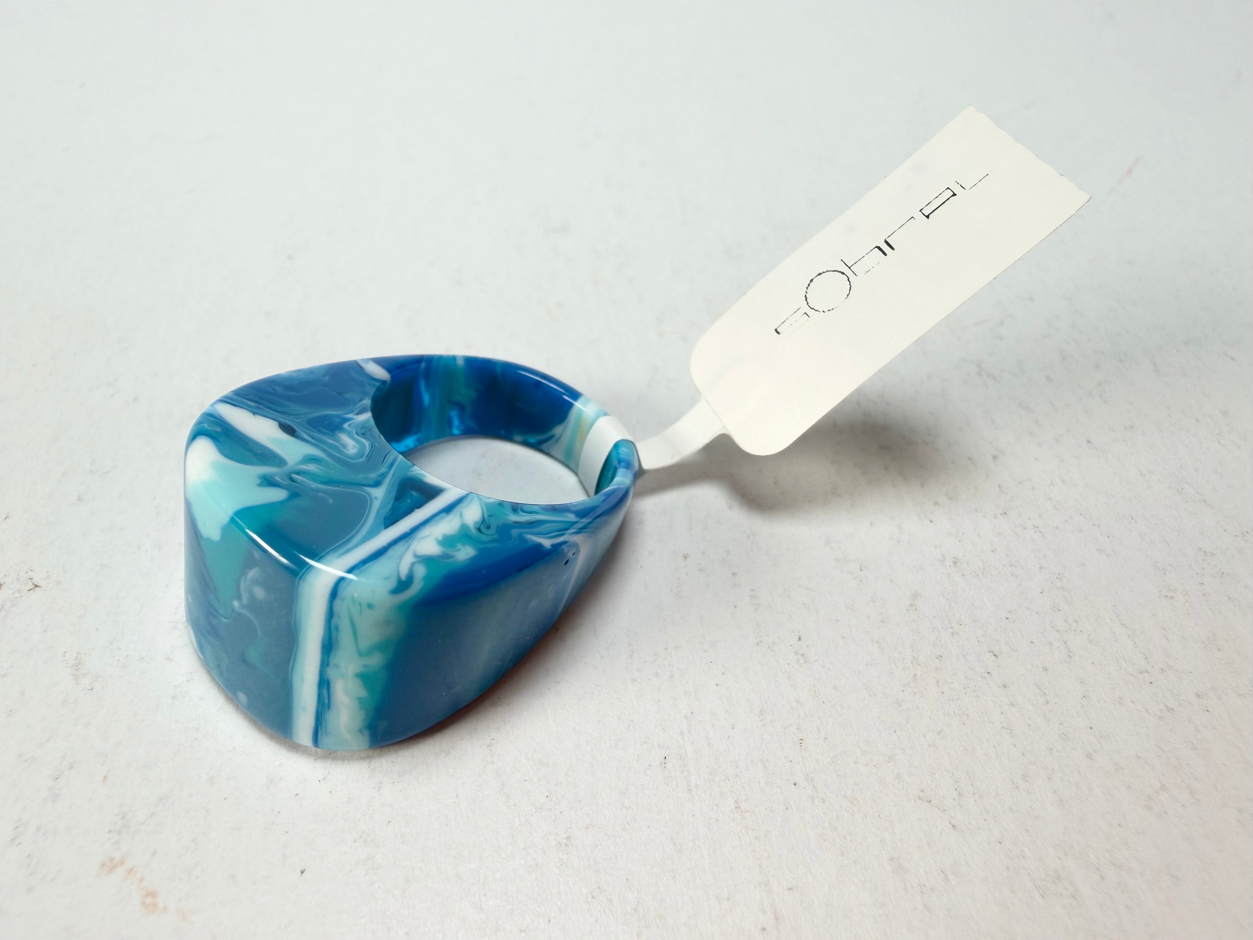 Sobral - Onda Azul "Pat" Blue Resin Ring ( 004857 ) - Size UK O / US 7