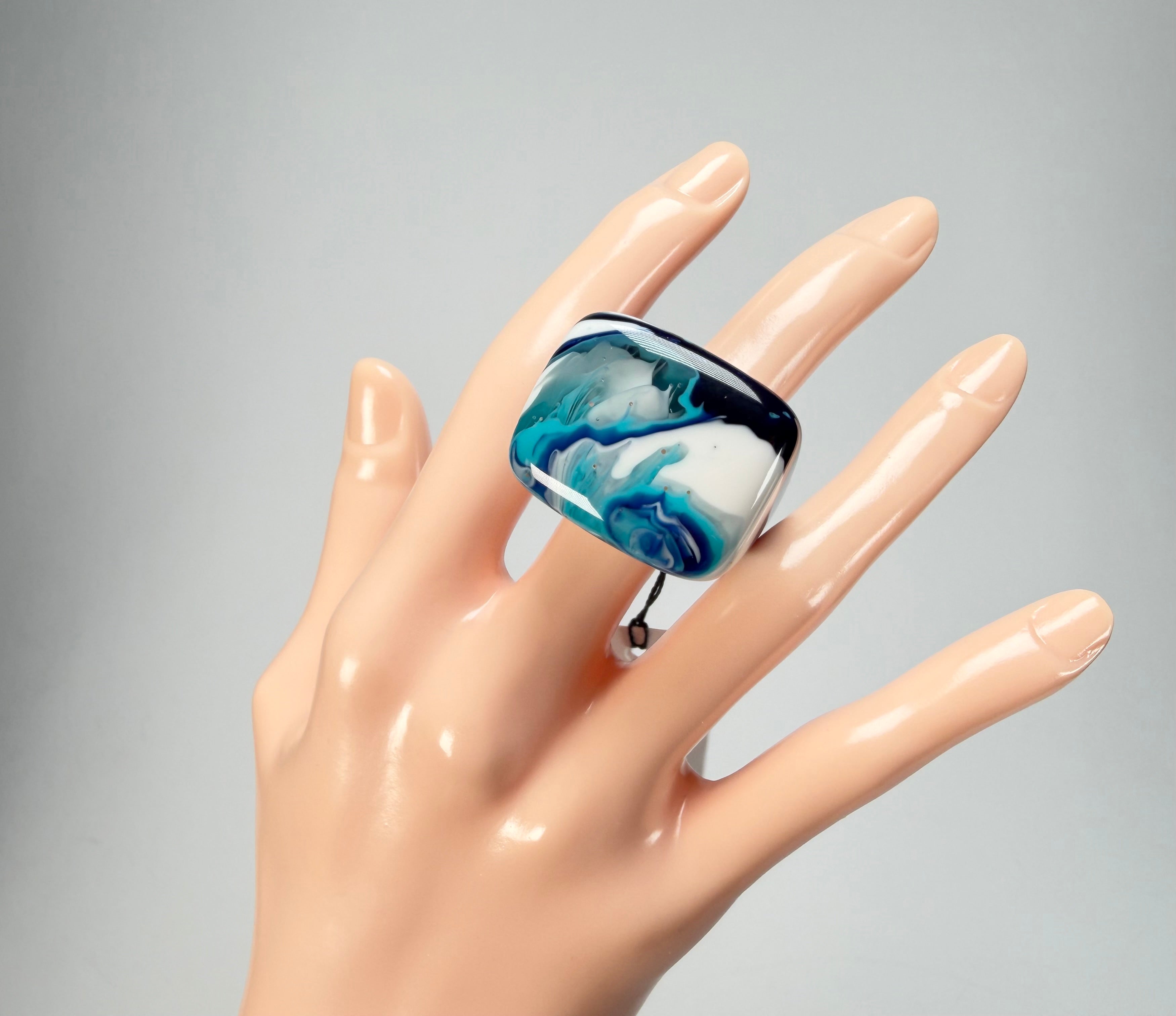 Sobral - Onda Azul "Wave" Blue Resin Ring ( 005325 ) - Size UK P / US 8