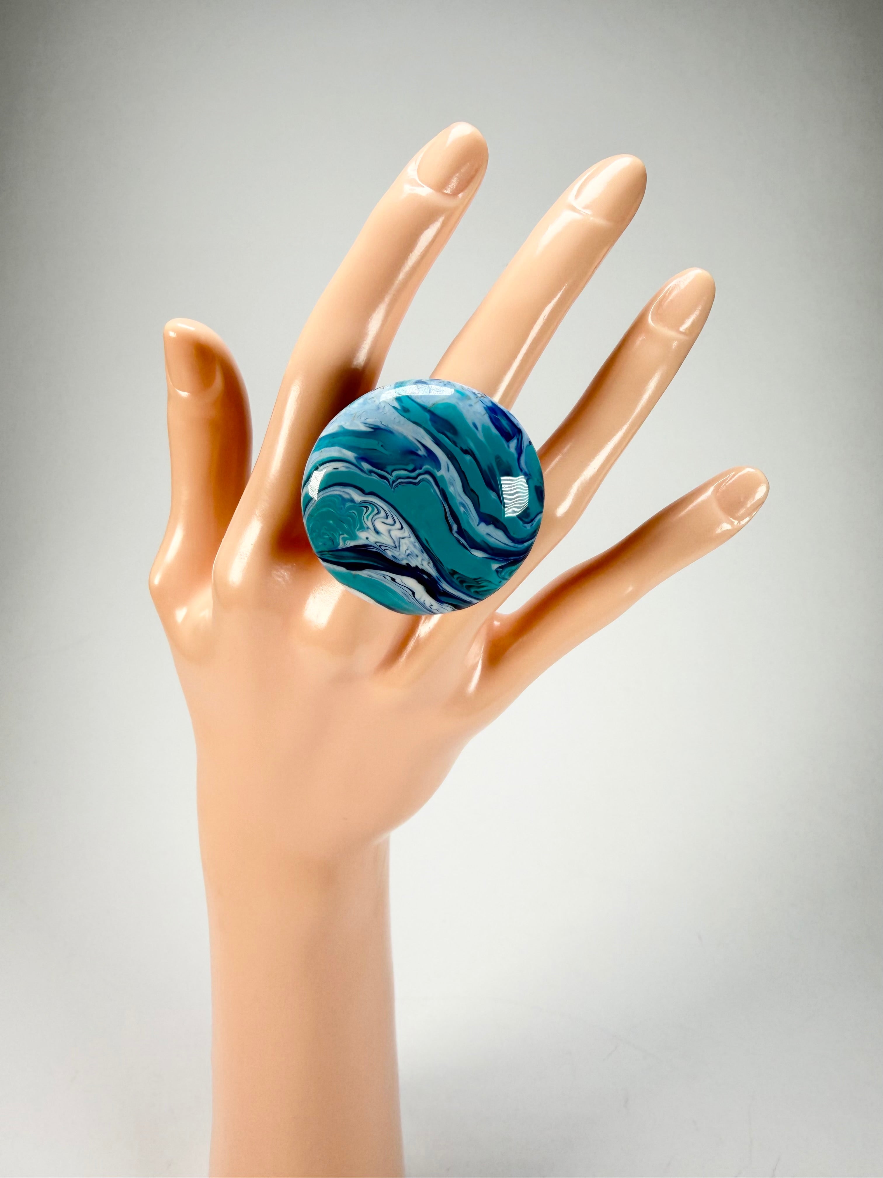 Sobral - Onda Azul "Onda Circle" Blue Resin Ring ( 005324 ) - Size UK T / US 9.5