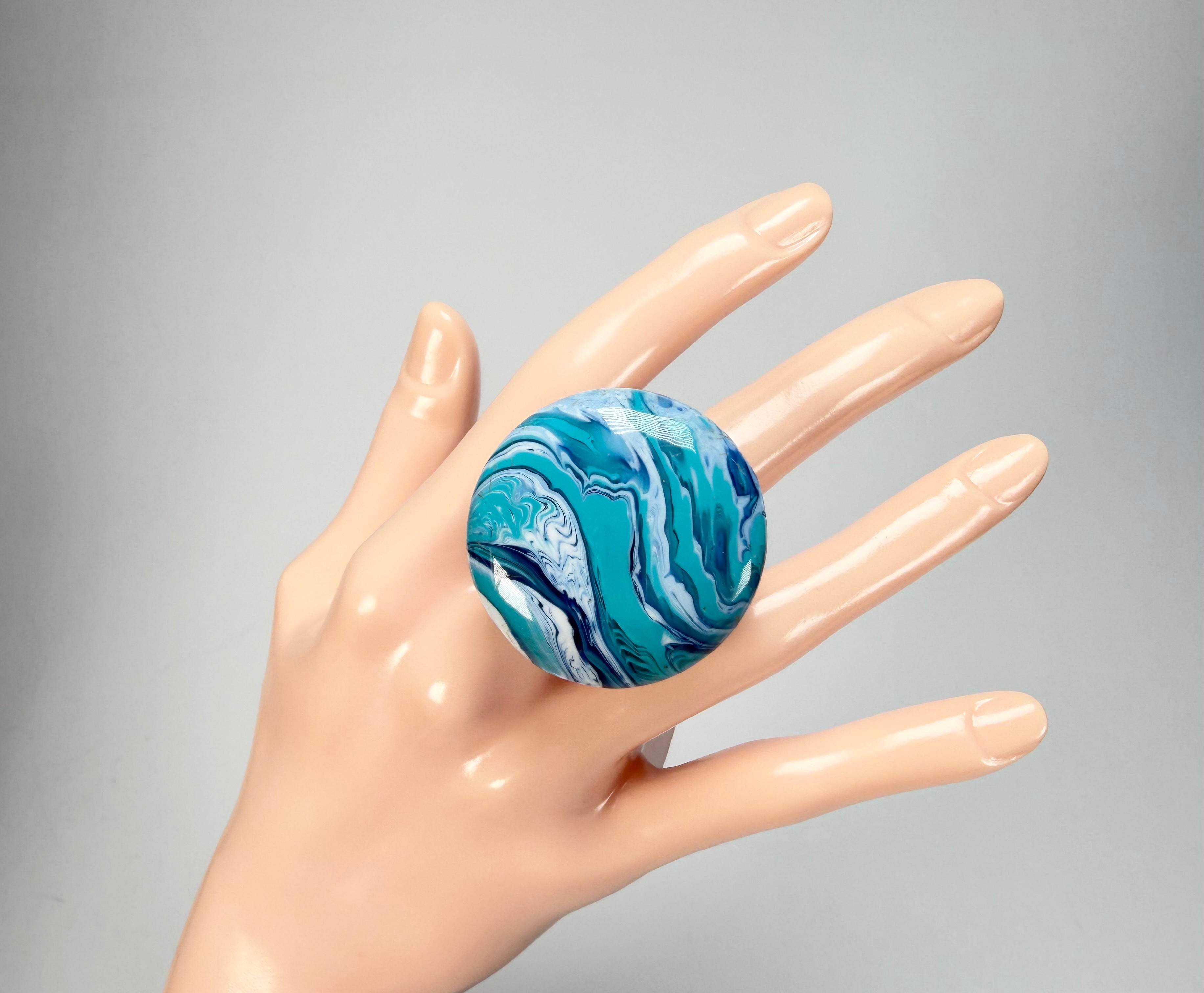 Sobral - Onda Azul "Onda Circle" Blue Resin Ring ( 005324 ) - Size UK T / US 9.5