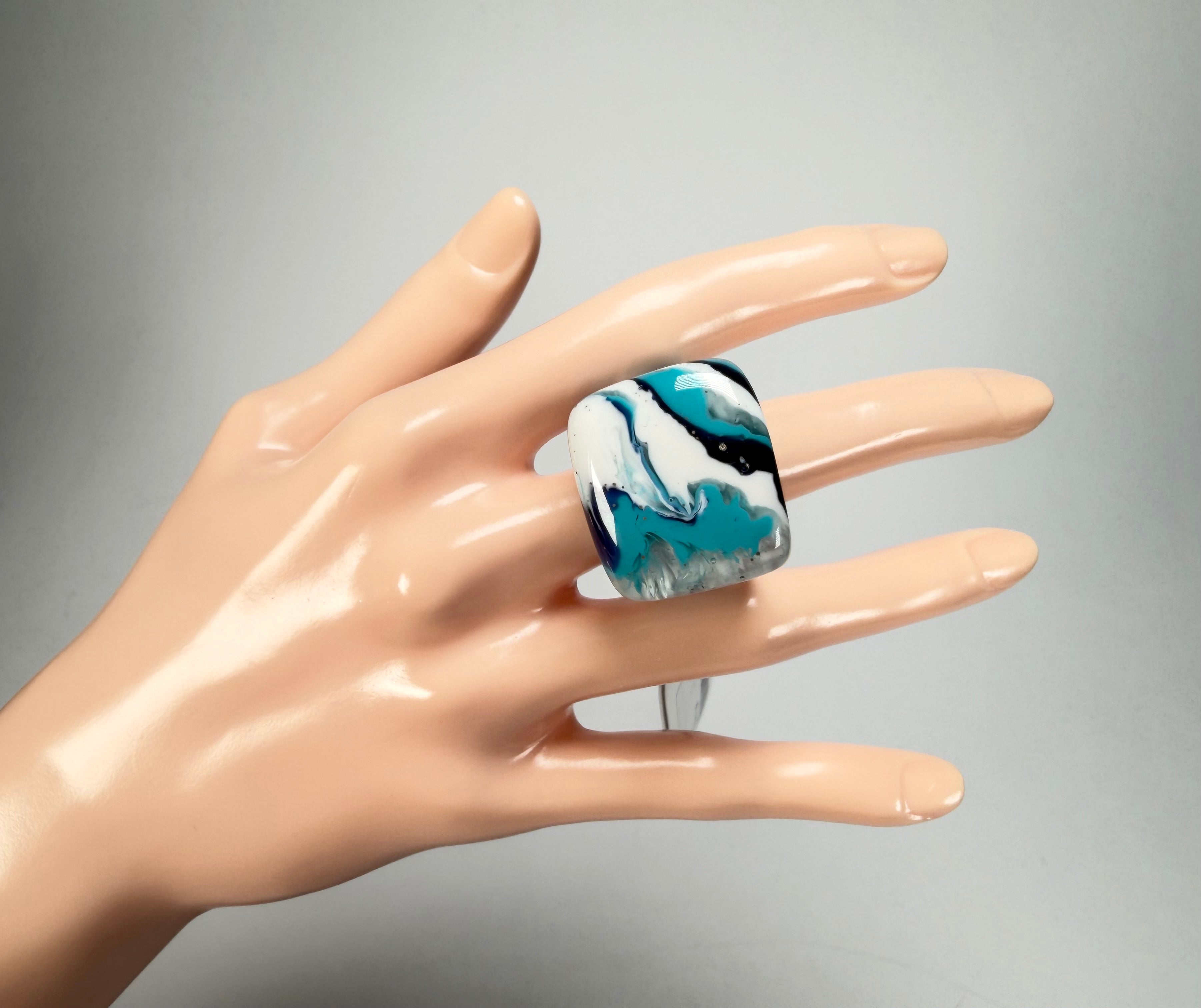 Sobral - Onda Azul "Wave" Blue Resin Ring ( 005325 ) - Size UK S / US 9