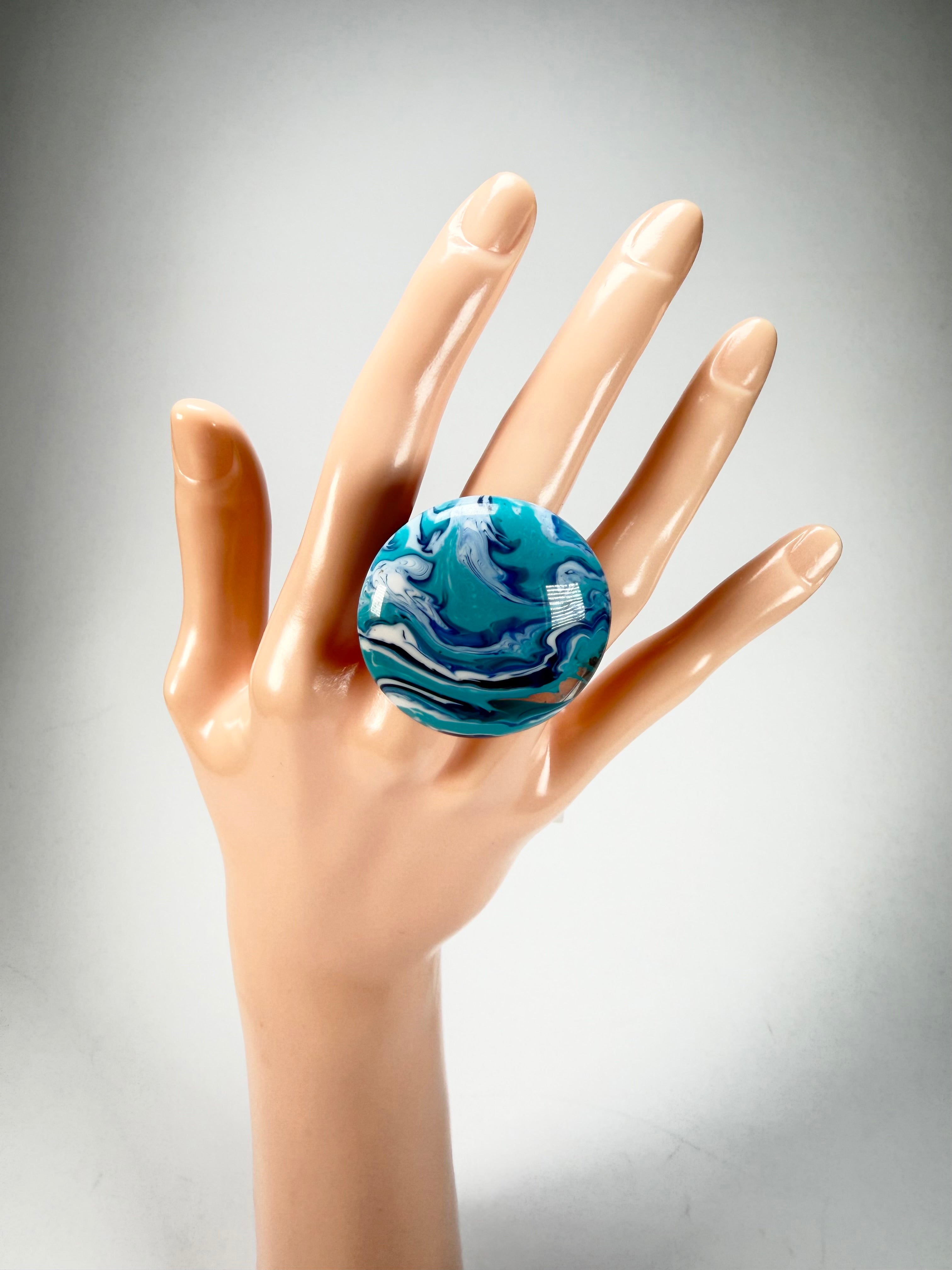 Sobral - Onda Azul "Onda Circle" Blue Resin Ring ( 005324 ) - Size UK T / US 9.5
