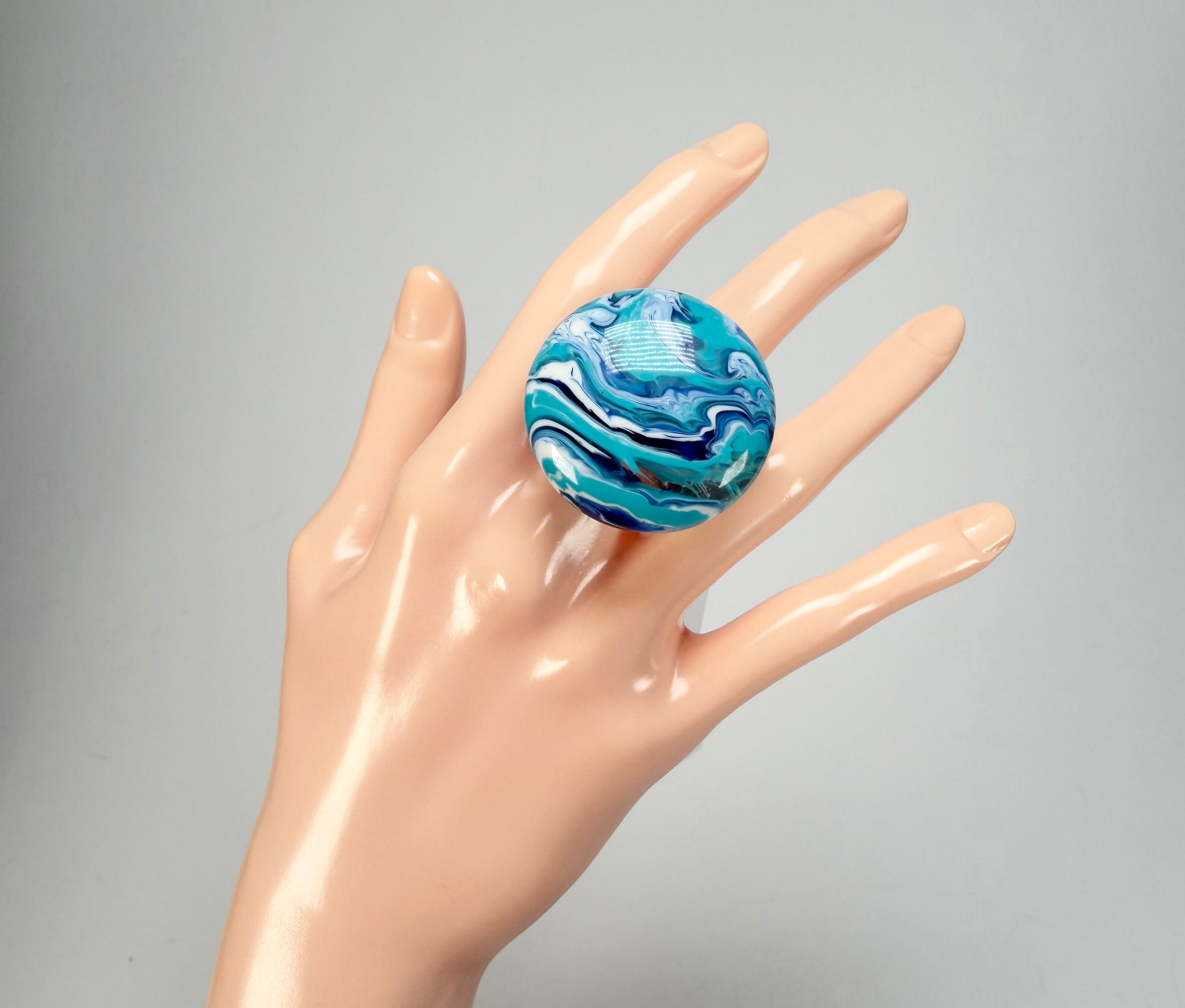 Sobral - Onda Azul "Onda Circle" Blue Resin Ring ( 005324 ) - Size UK T / US 9.5
