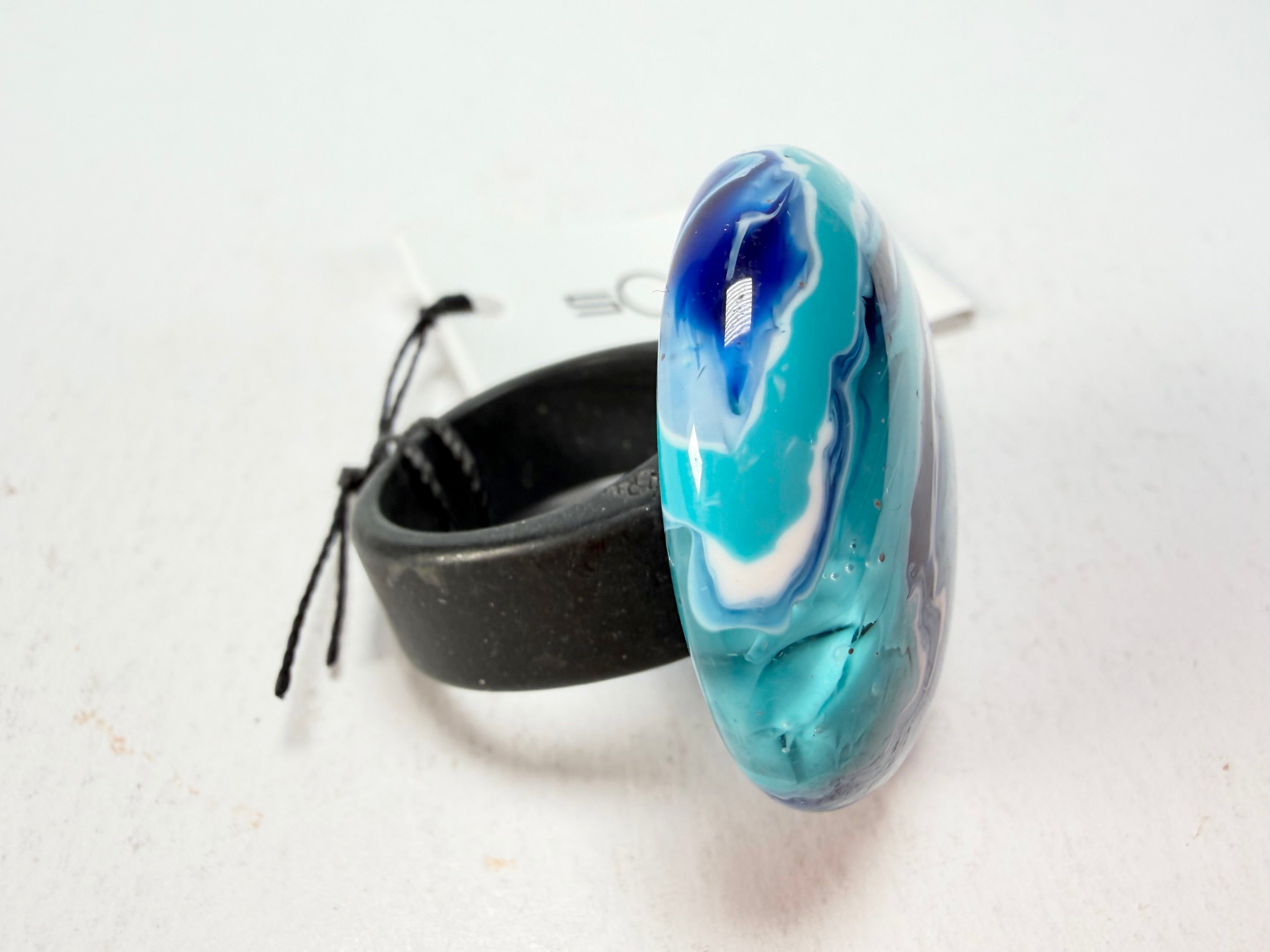 Sobral - Onda Azul "Onda Circle" Blue Resin Ring ( 005324 ) - Size UK T / US 9.5