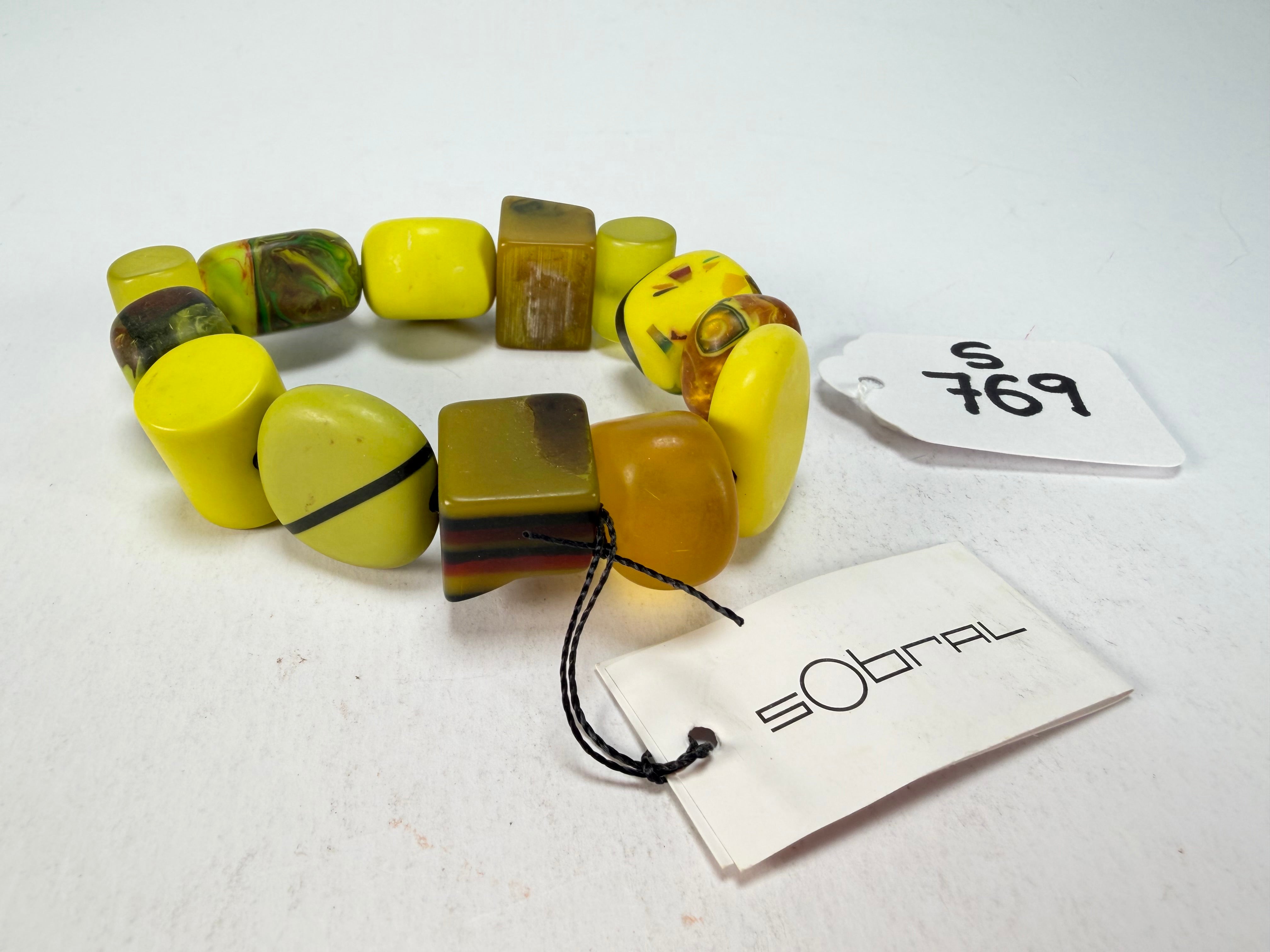 Sobral - Indiana "Citrino" Green Citrus Mix Elasticated Resin Bracelet ( 000210 )