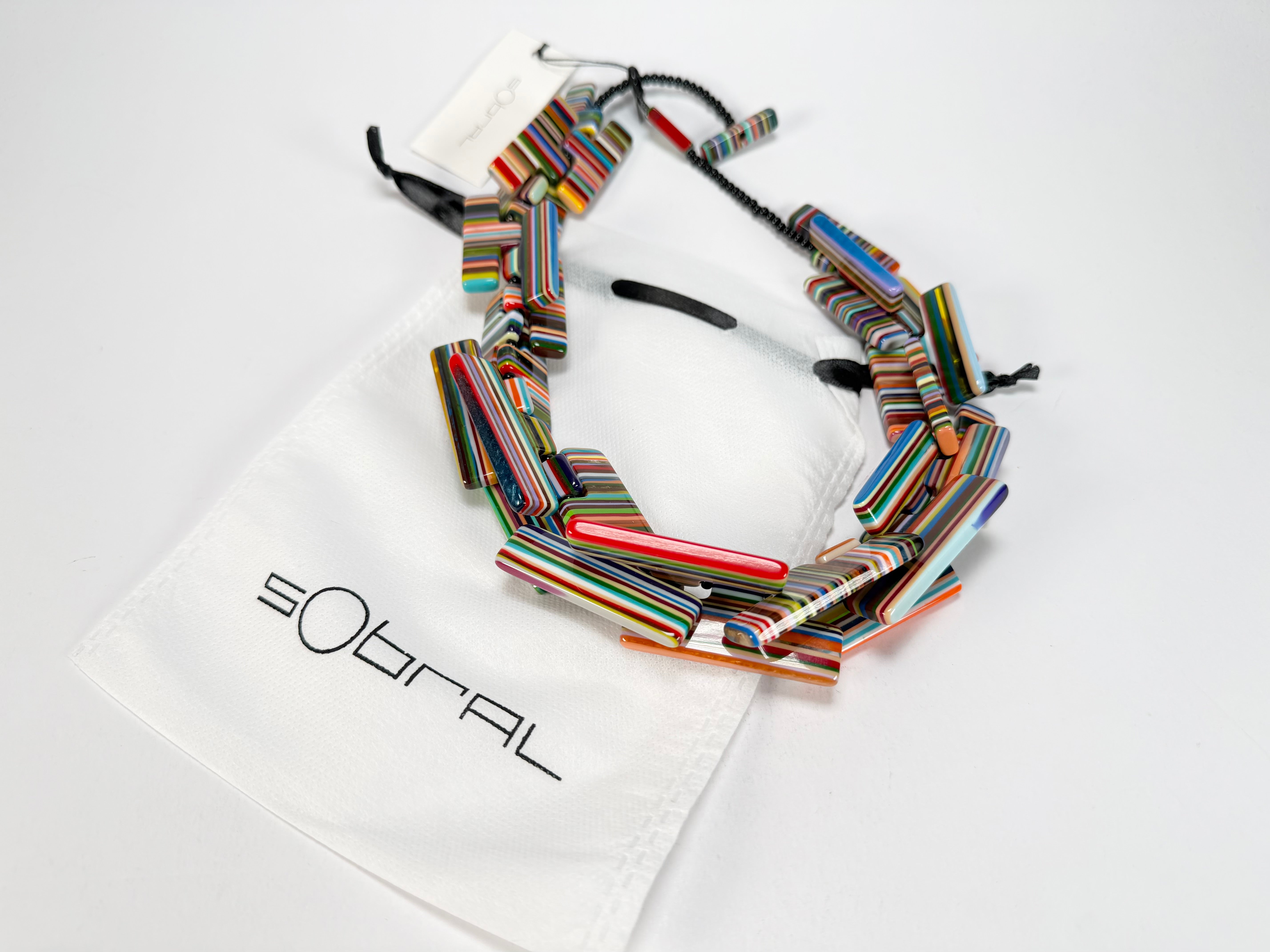 Sobral - Pop Art "Neoconcretismo" Resin Necklace ( 003885 )