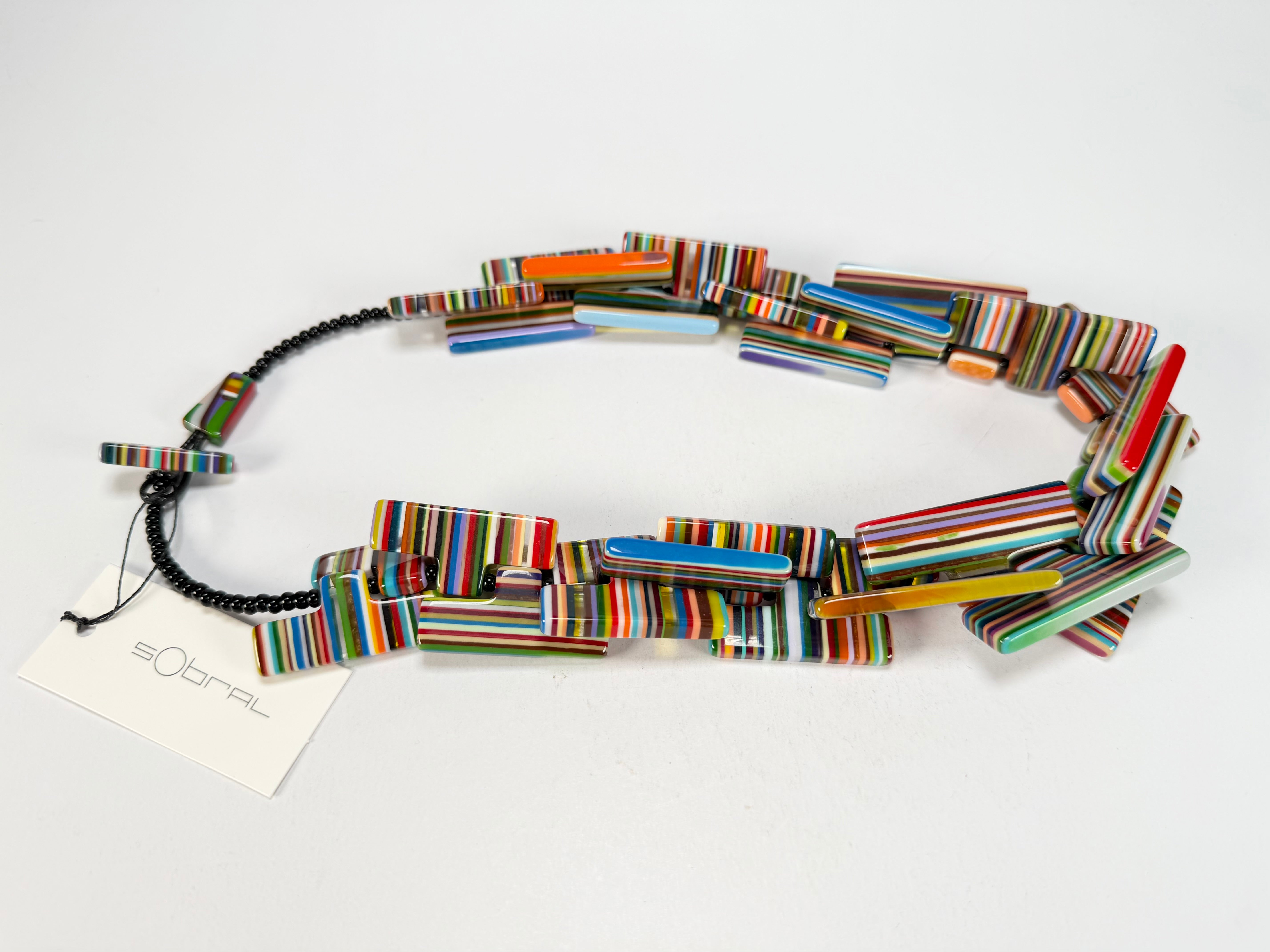 Sobral - Pop Art "Neoconcretismo" Resin Necklace ( 003885 )