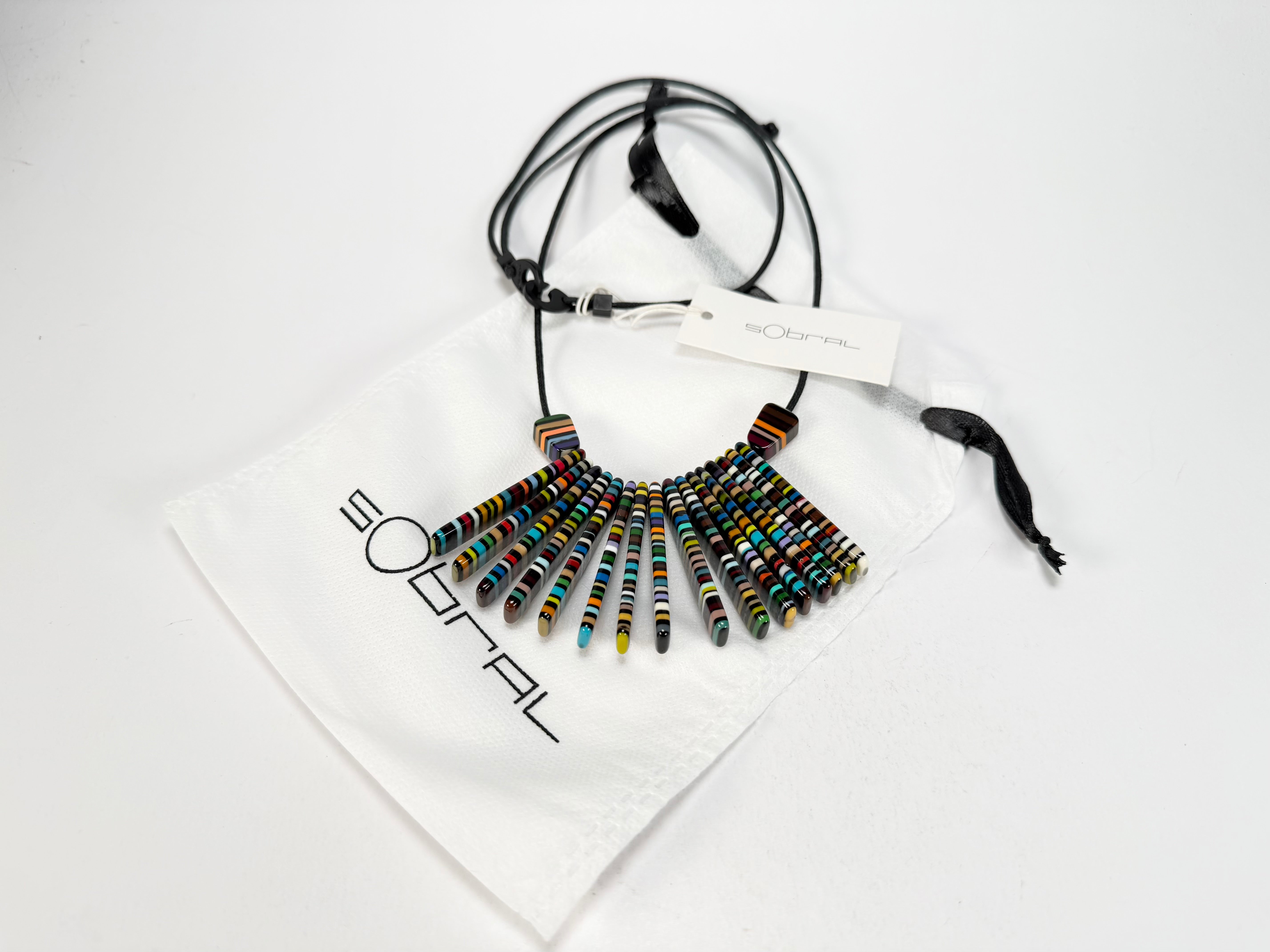 Sobral - Pop Art Noite "Bazzar" Resin Necklace ( 004748 )