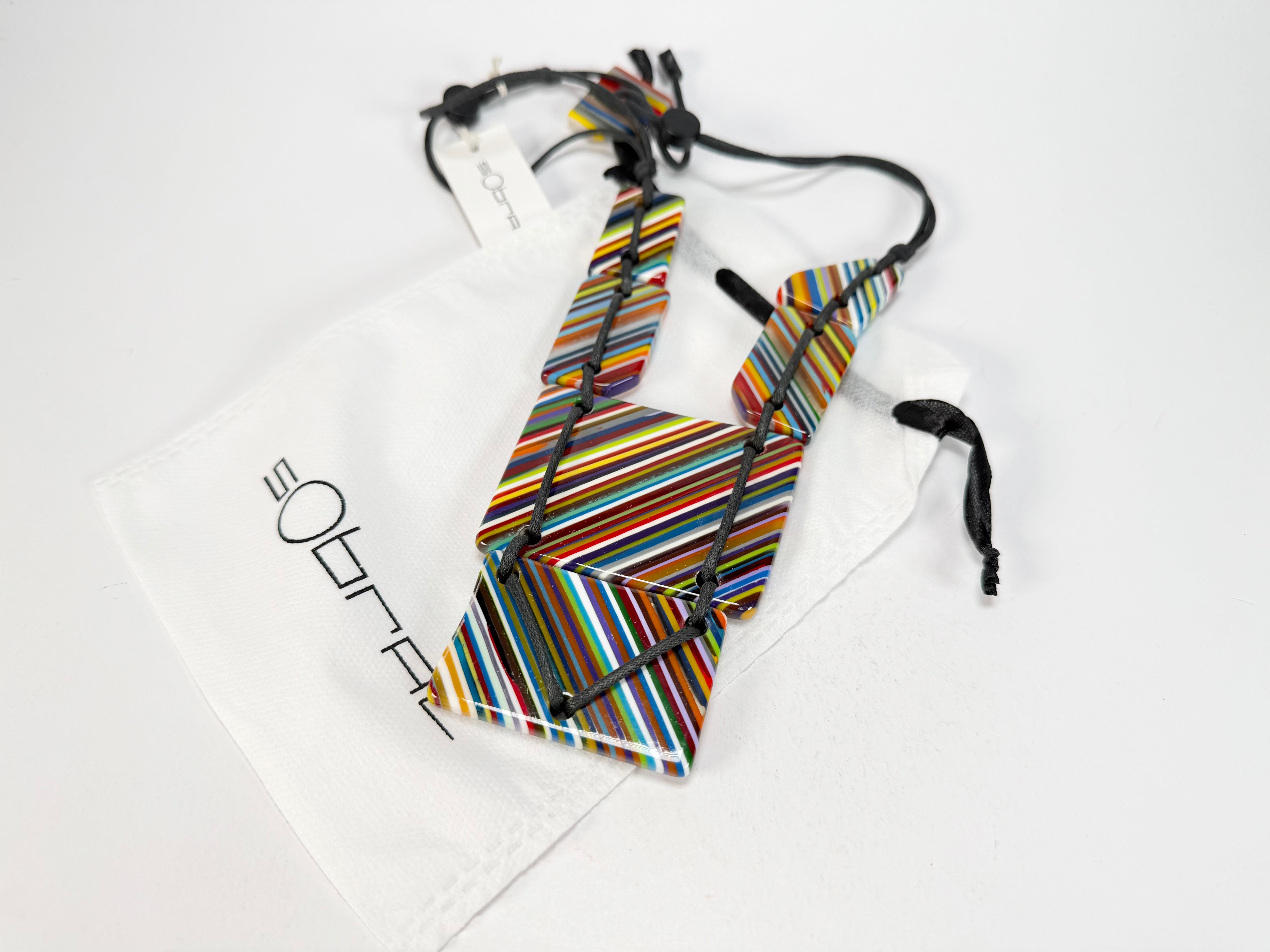 Sobral - Pop Art "Australia" Resin Necklace ( 000041 )