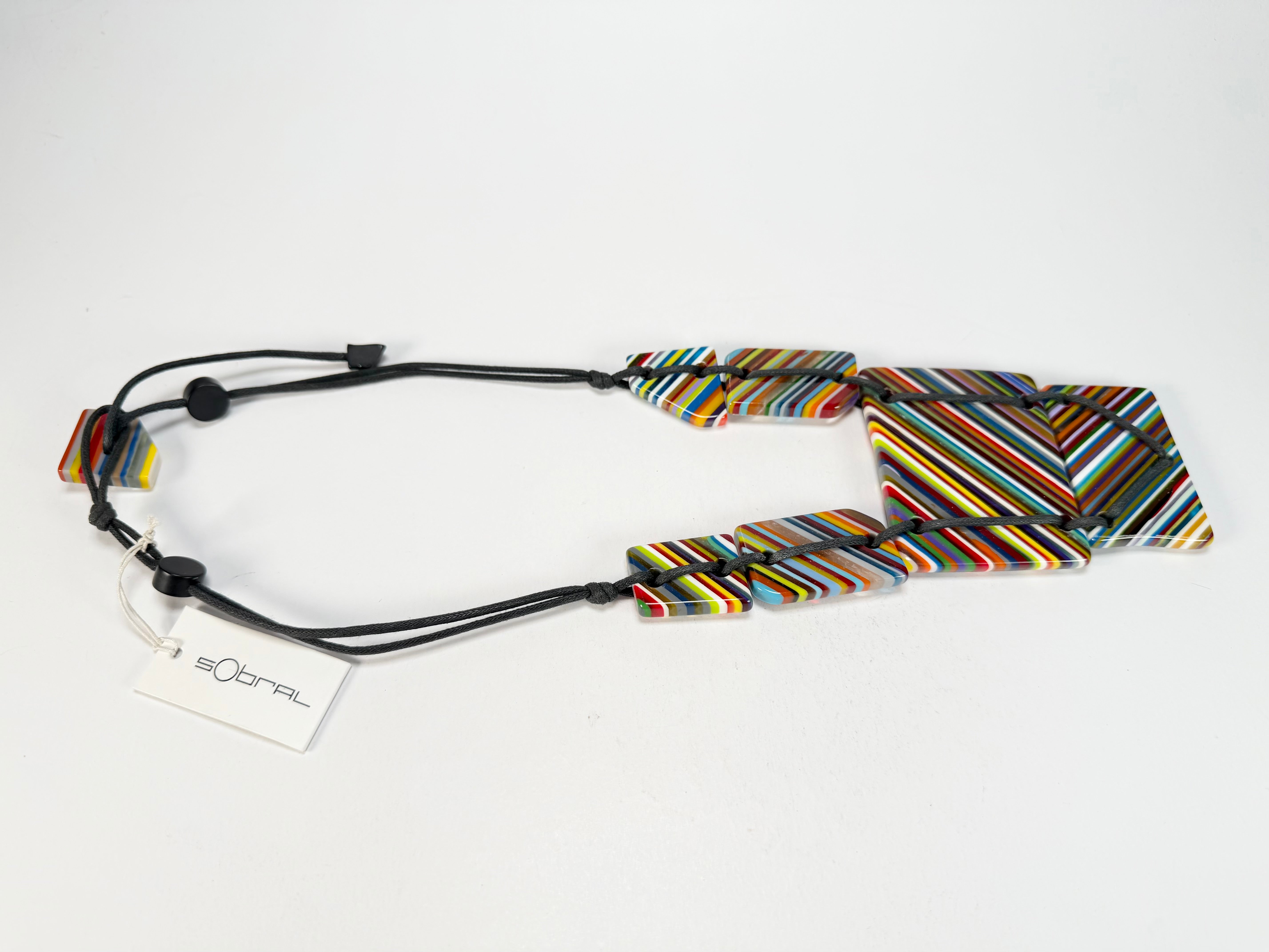 Sobral - Pop Art "Australia" Resin Necklace ( 000041 )