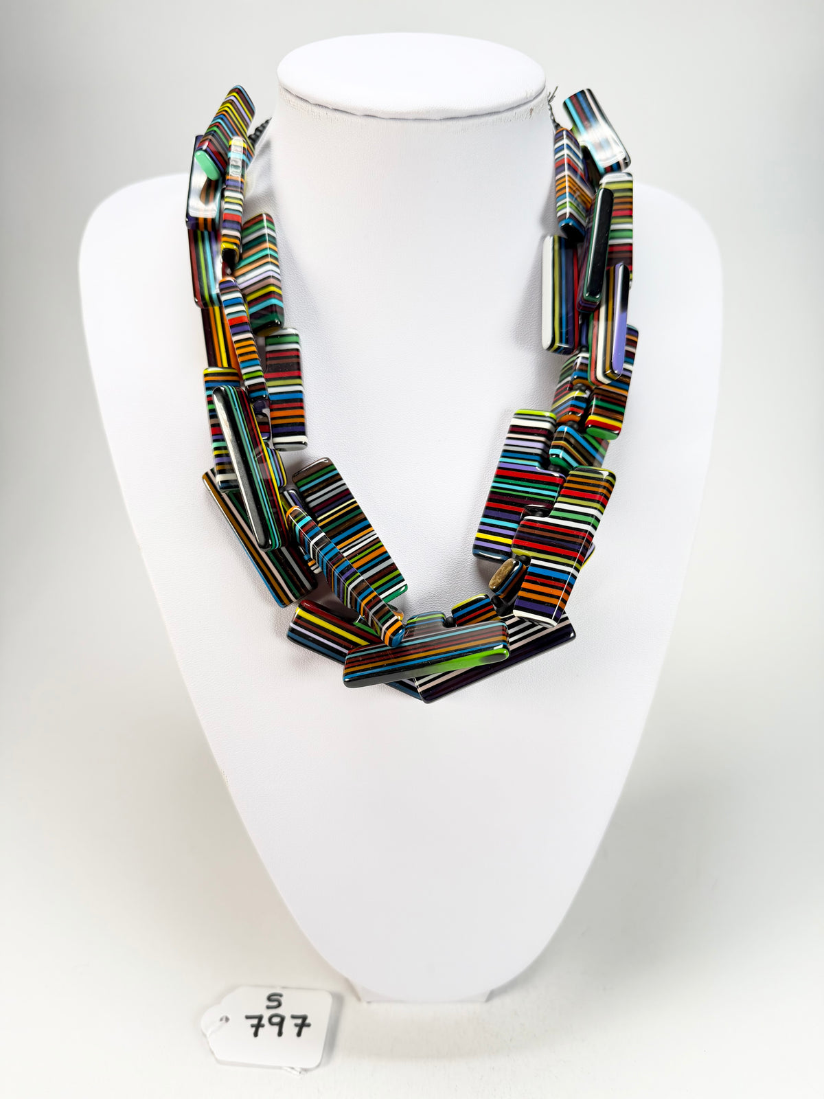 Sobral - Pop Art Noite "Neoconcretismo" Resin Necklace ( 003885 )