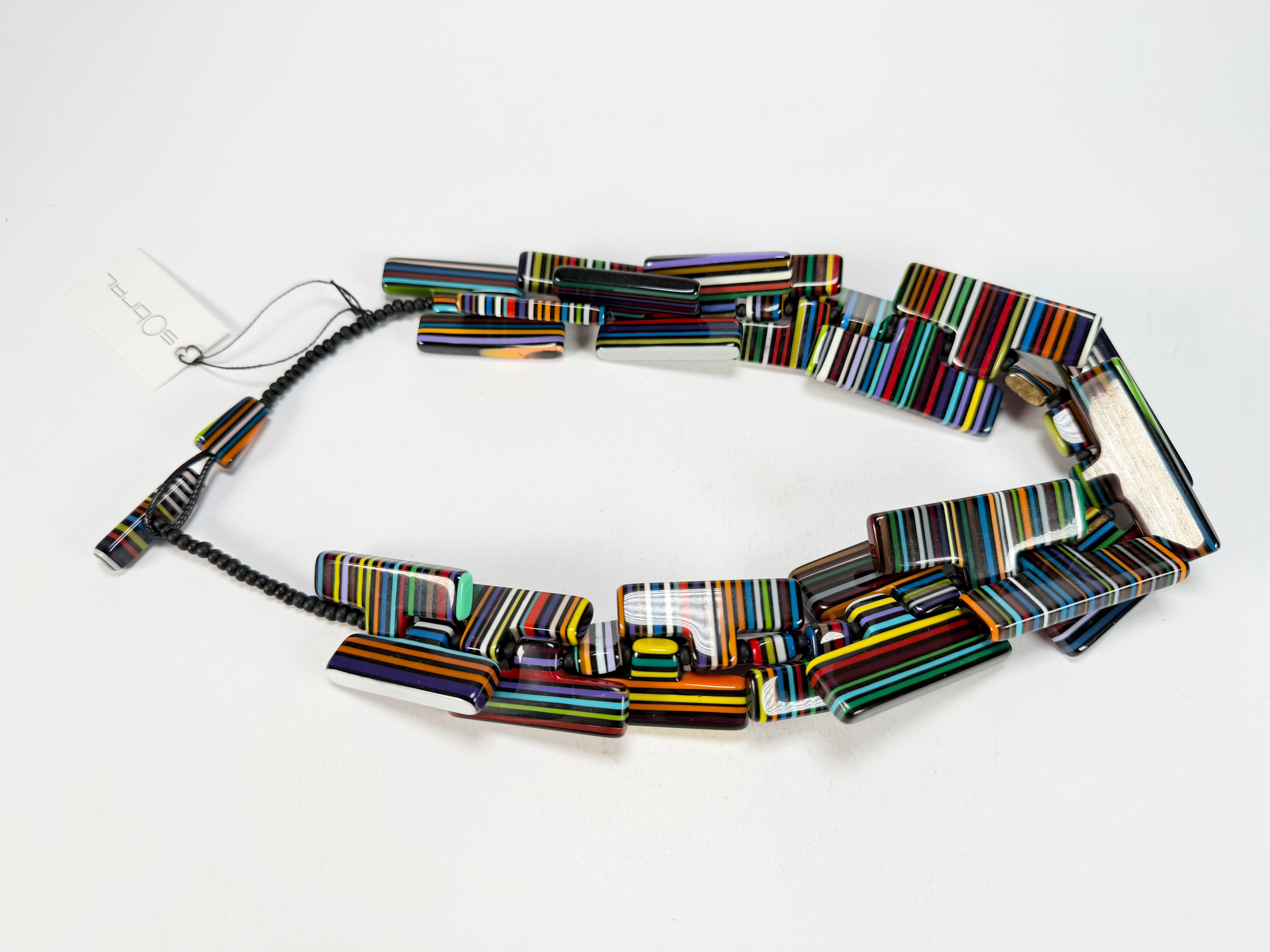 Sobral - Pop Art Noite "Neoconcretismo" Resin Necklace ( 003885 )
