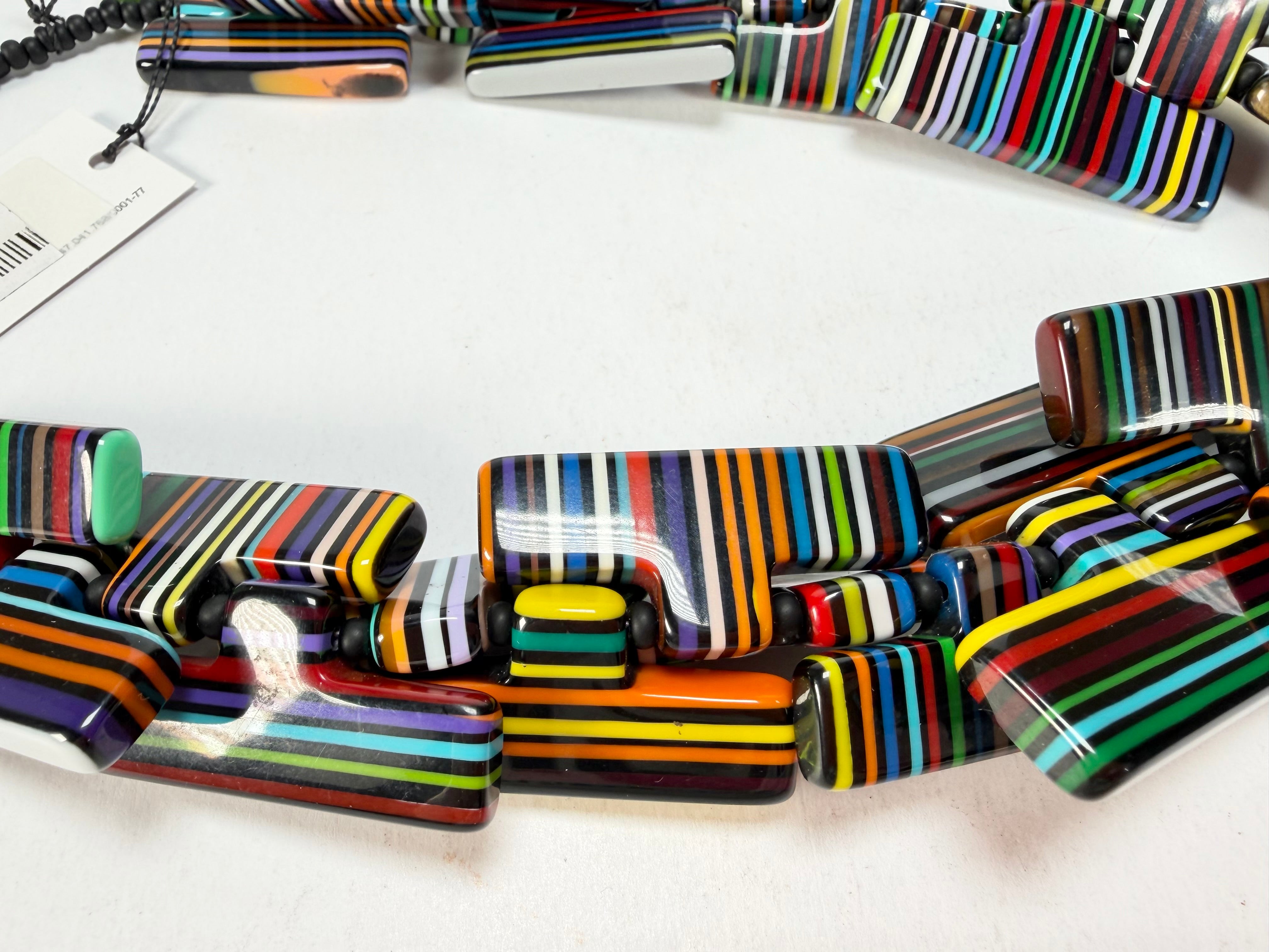 Sobral - Pop Art Noite "Neoconcretismo" Resin Necklace ( 003885 )