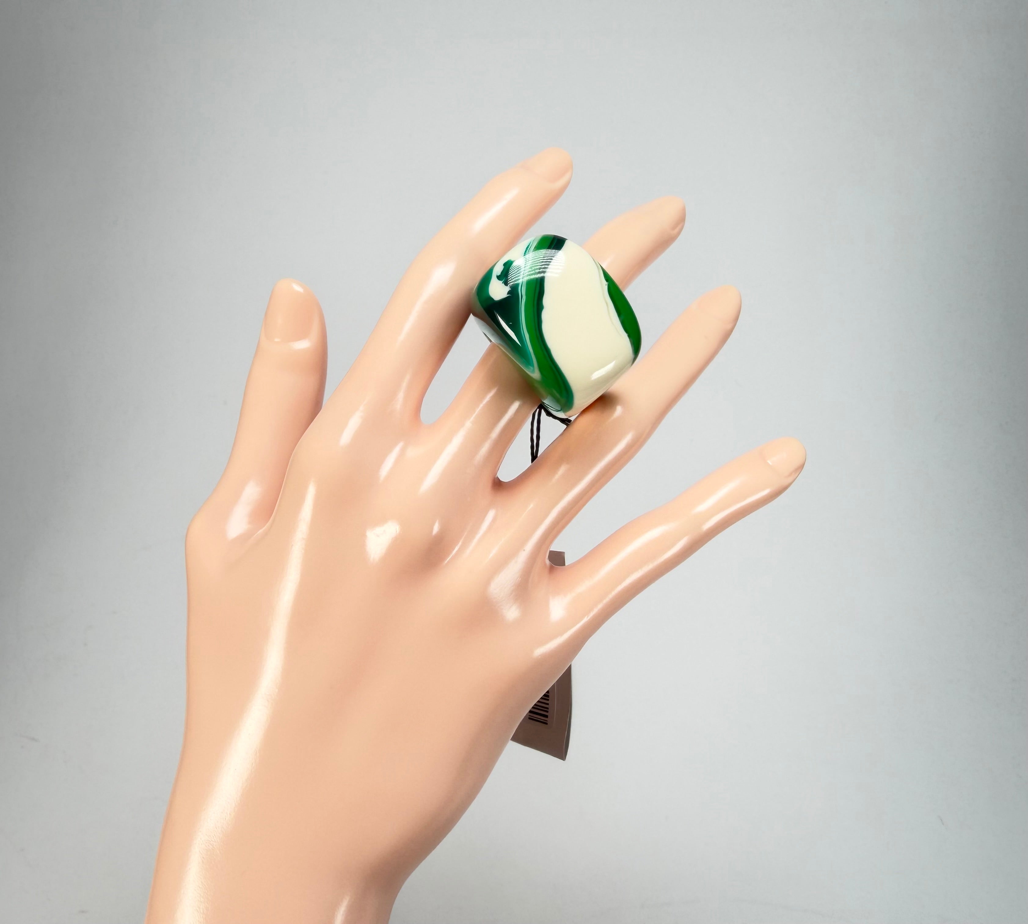 Sobral - Onda Verde "Wave" Green Resin Ring ( 005325 ) - Size UK N / US 7