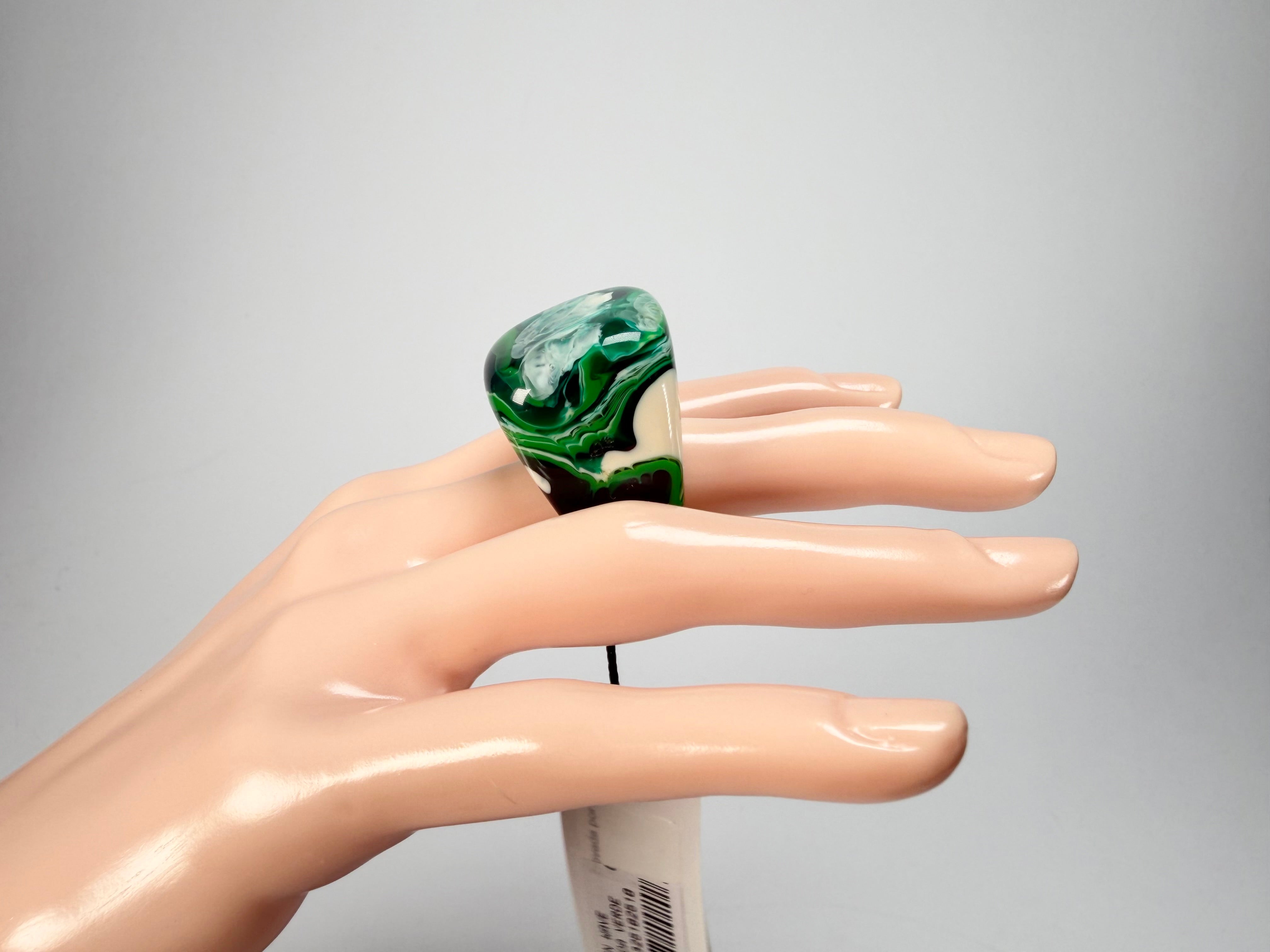 Sobral - Onda Verde "Wave" Green Resin Ring ( 005325 ) - Size UK P / US 8