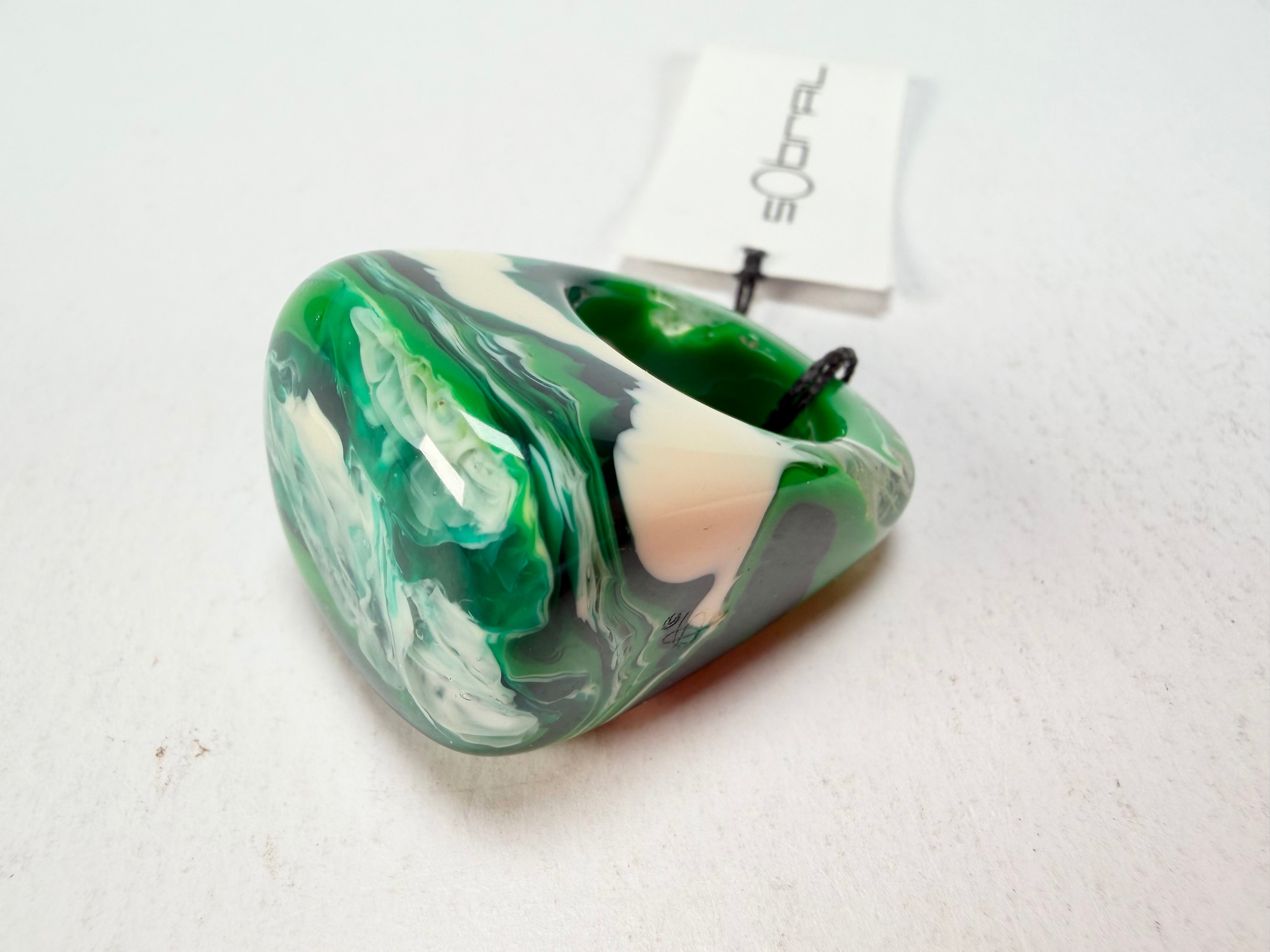Sobral - Onda Verde "Wave" Green Resin Ring ( 005325 ) - Size UK P / US 8