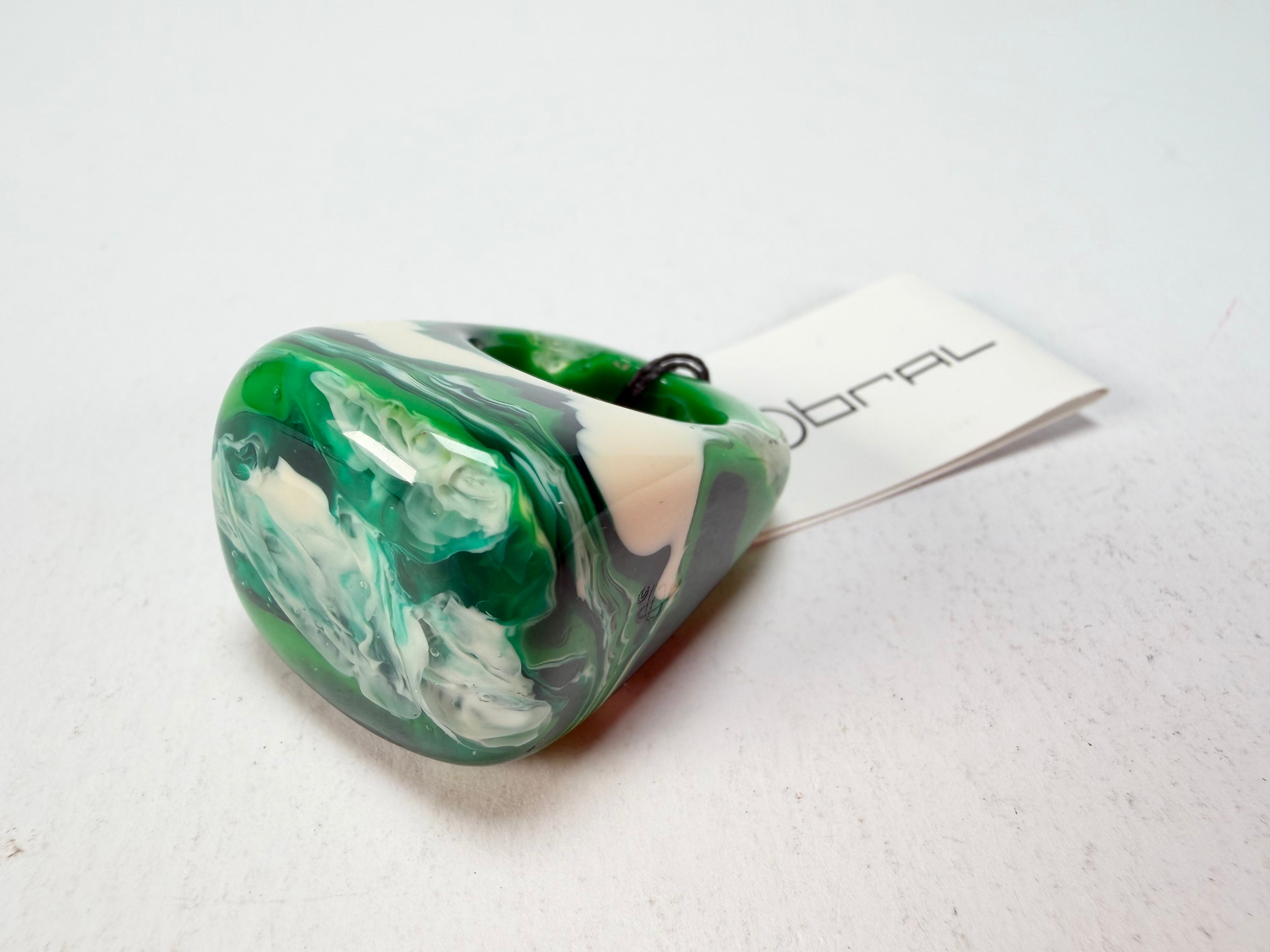 Sobral - Onda Verde "Wave" Green Resin Ring ( 005325 ) - Size UK P / US 8