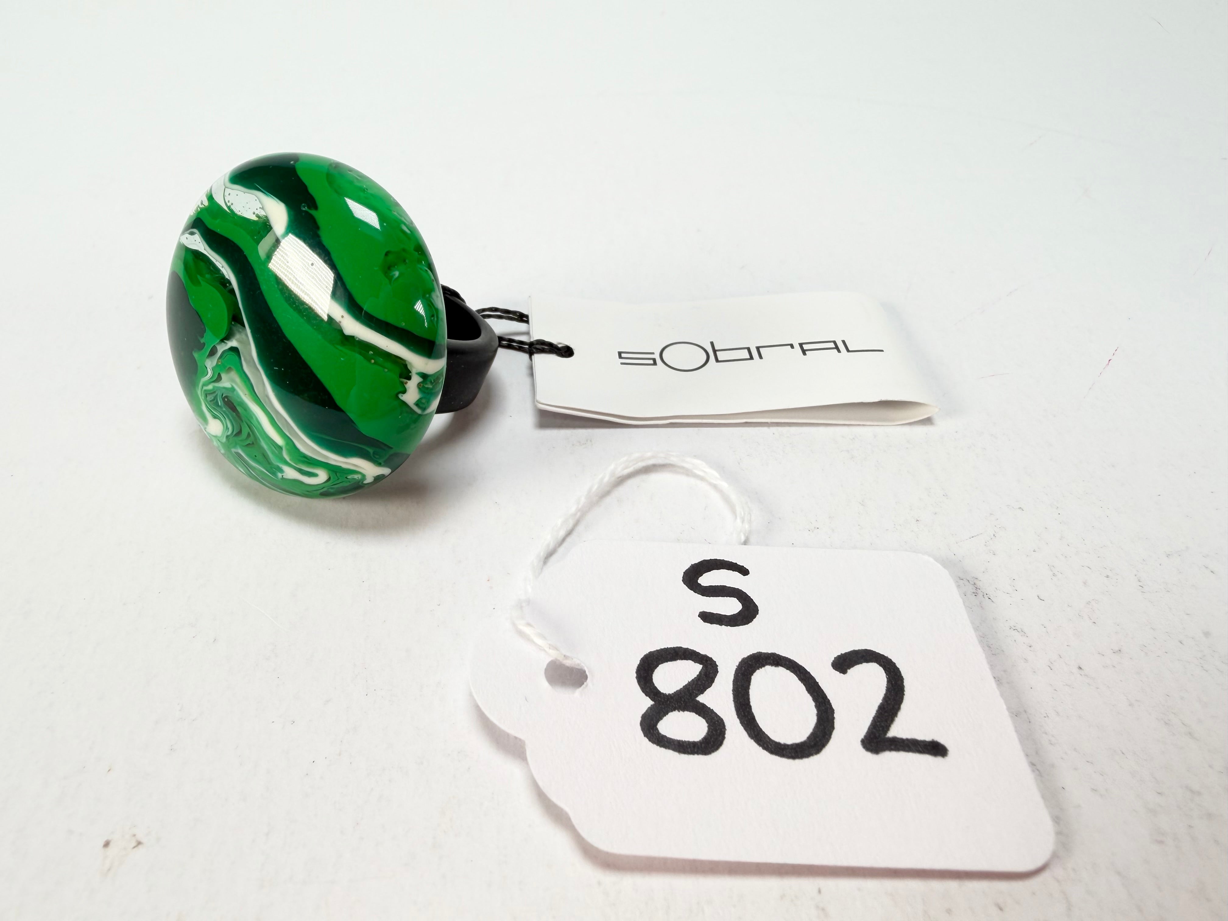 Sobral - Onda Verde "Onda Circle" Green Resin Ring ( 005324 ) - Size UK S / US 9