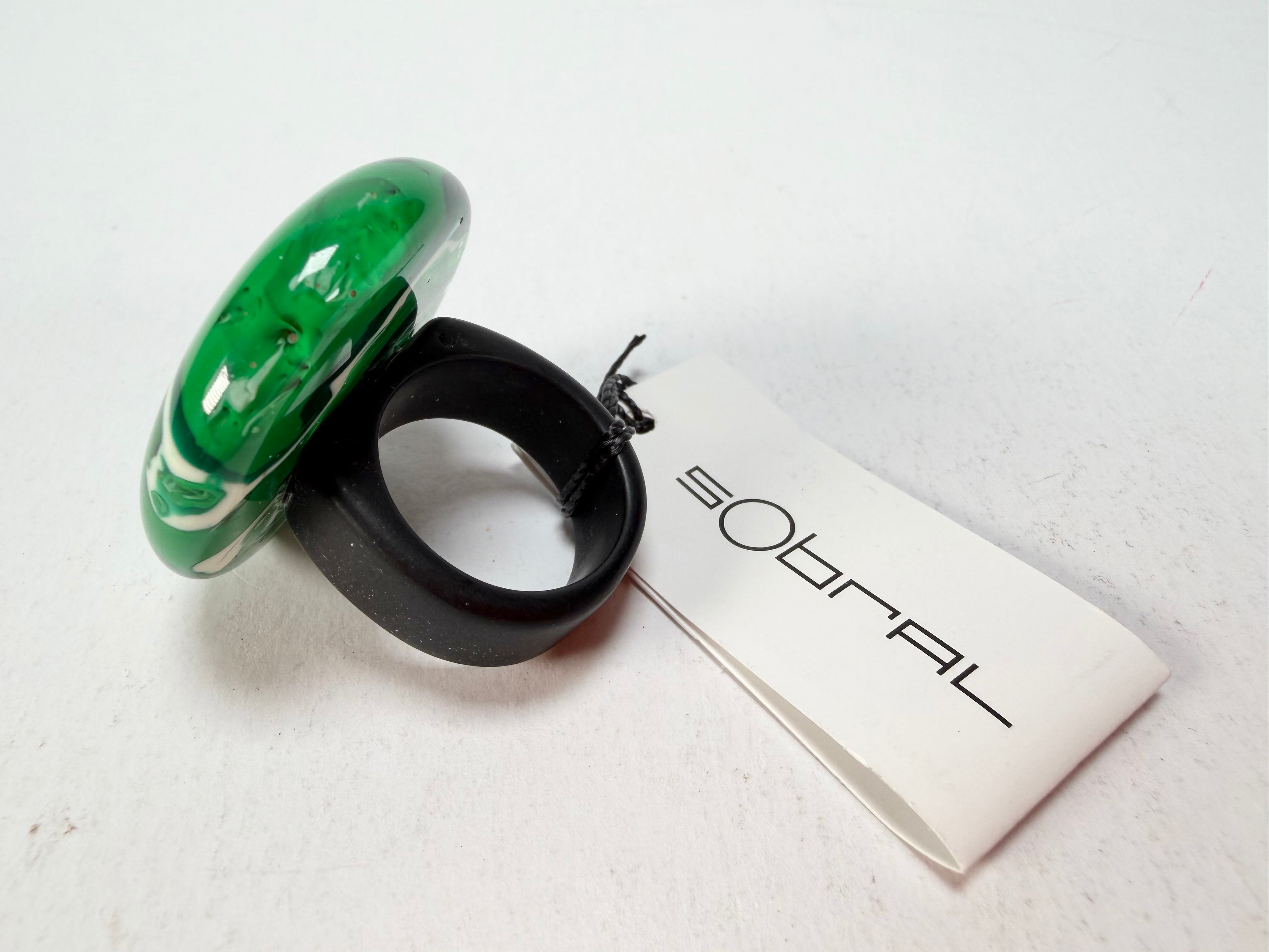 Sobral - Onda Verde "Onda Circle" Green Resin Ring ( 005324 ) - Size UK S / US 9