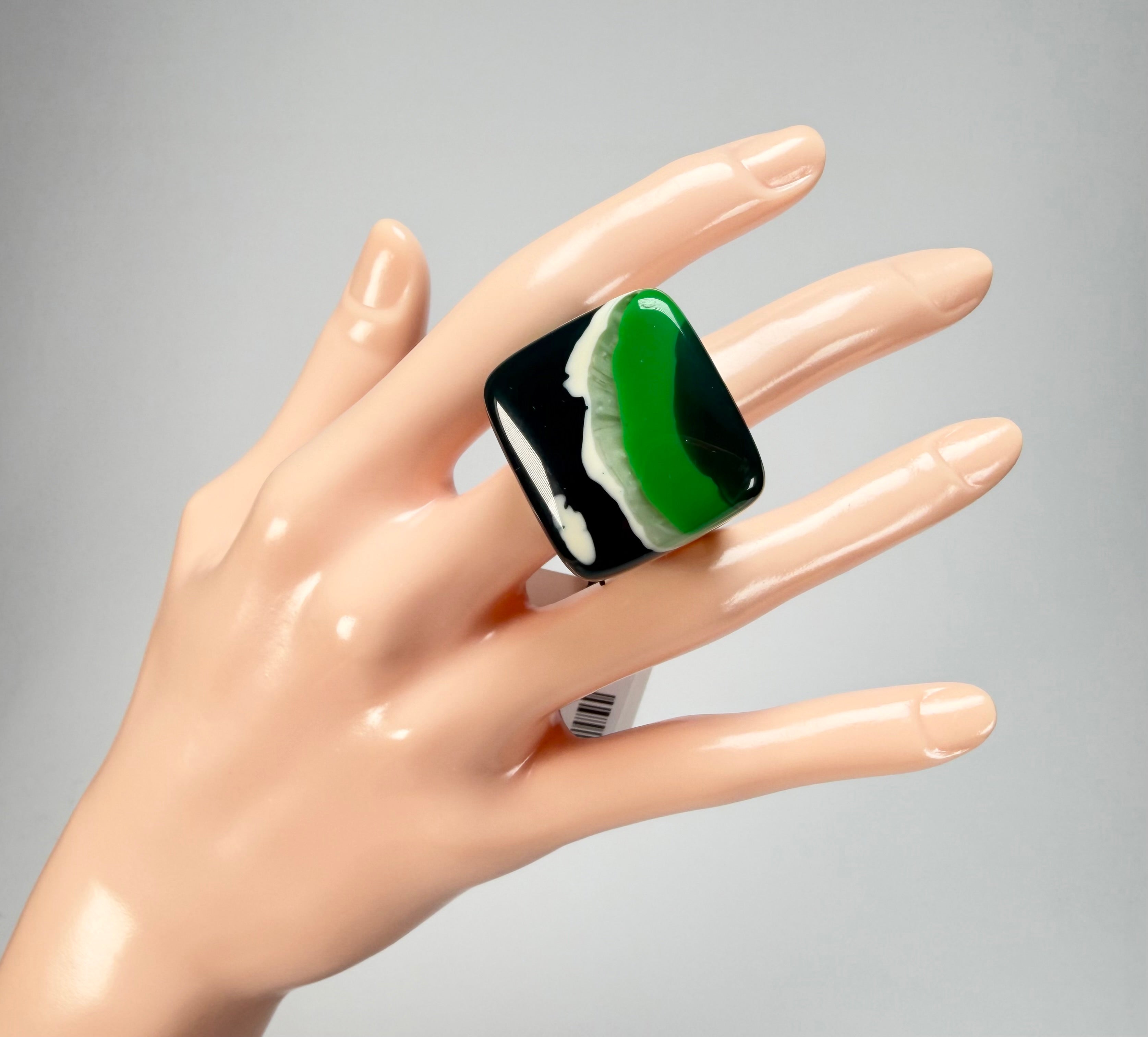 Sobral - Onda Verde "Wave" Green Resin Ring ( 005325 ) - Size UK R / US 8.5