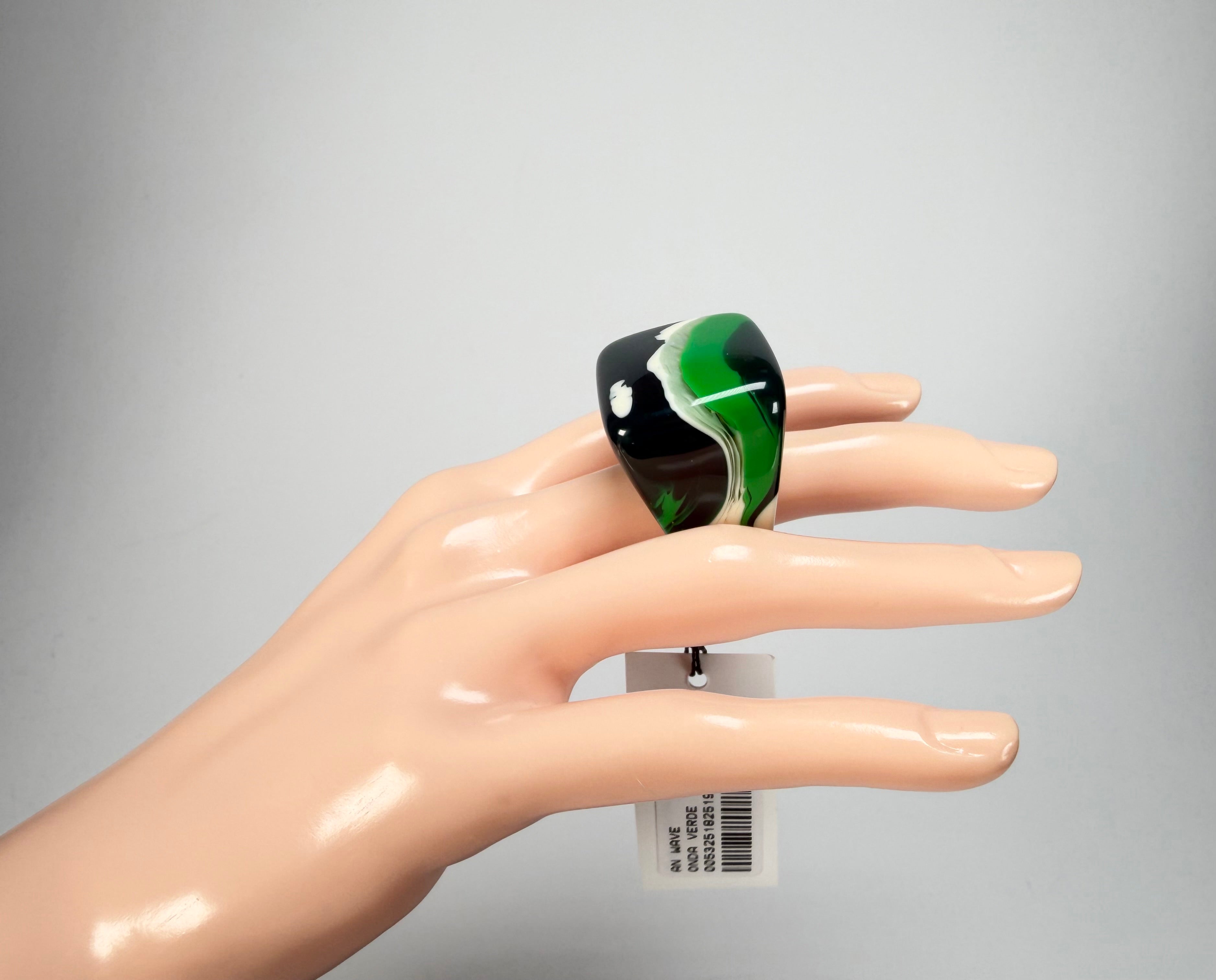 Sobral - Onda Verde "Wave" Green Resin Ring ( 005325 ) - Size UK R / US 8.5