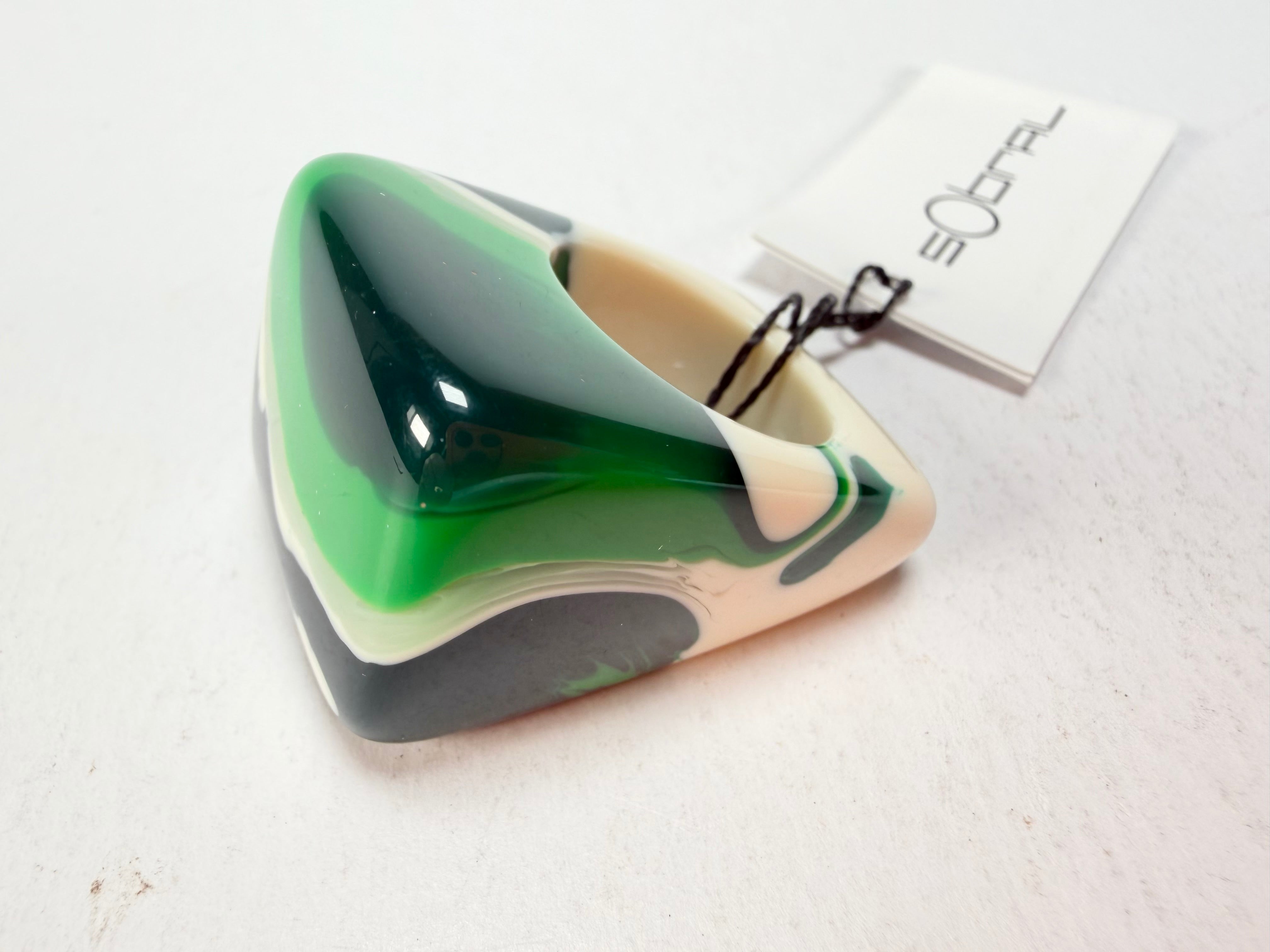 Sobral - Onda Verde "Wave" Green Resin Ring ( 005325 ) - Size UK R / US 8.5